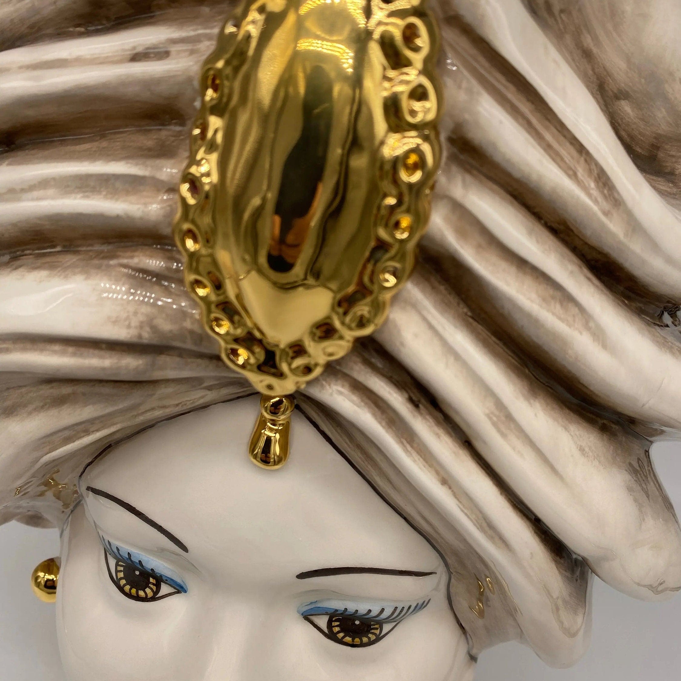 Teste di Moro Atena Ceramica Caltagirone cm H.40 L.28 Artigianale Écru Beige Oro DD CERAMICHE SICILIANE