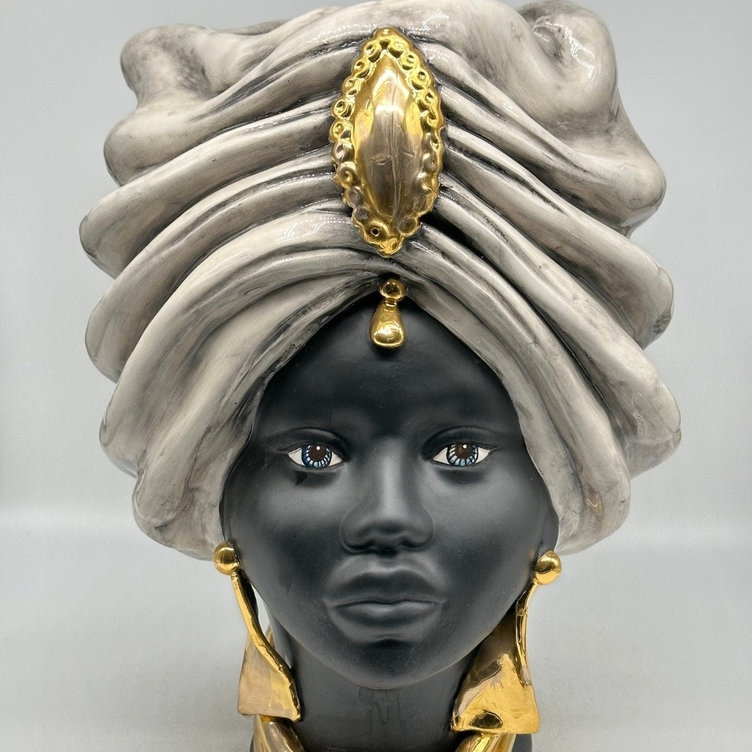 Teste di Moro Atena Ceramica Caltagirone cm H.40 L.28 Artigianale Ghiaccio Opaco Oro - DD CERAMICHE SICILIANE