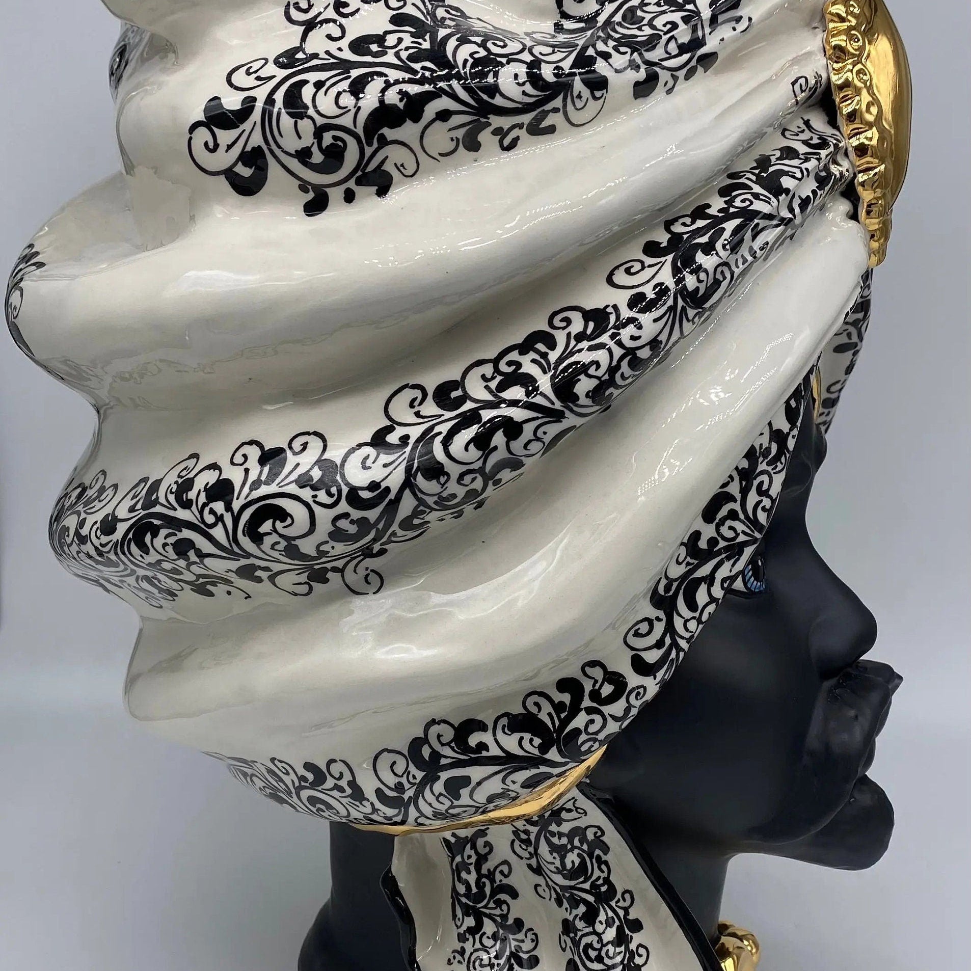 Teste di Moro Atena Ceramica Caltagirone cm H.40 L.28 Artigianale Opaco Bianco Barocco Oro DD CERAMICHE SICILIANE