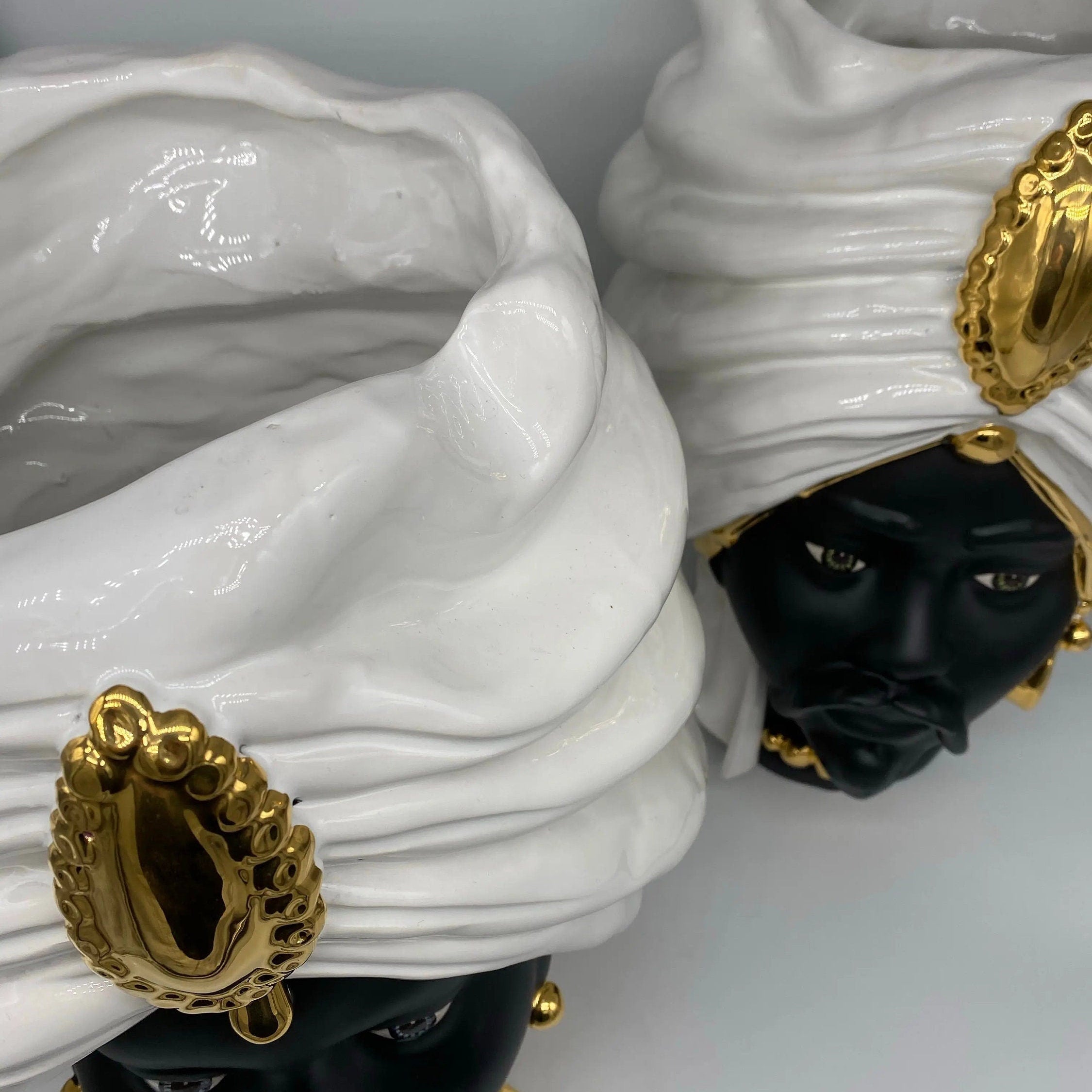 Teste di Moro Atena Ceramica Caltagirone cm H.40 L.28 Artigianale Bianco Nero Oro DD CERAMICHE SICILIANE