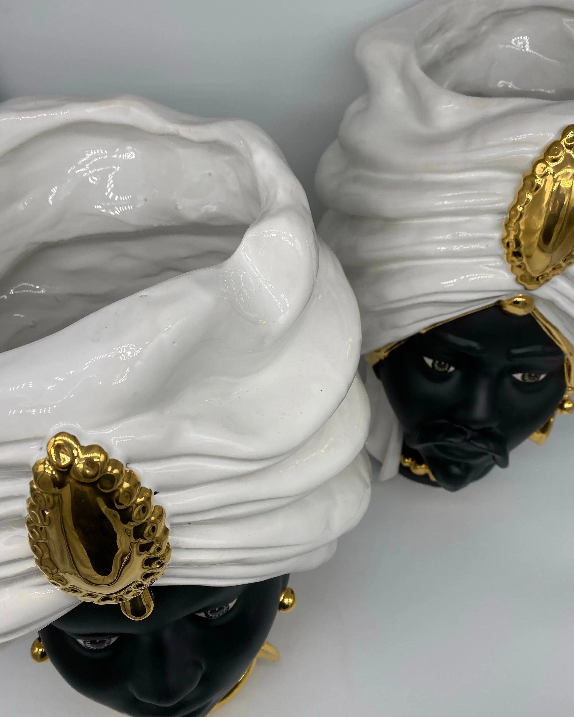 Teste di Moro Atena Ceramica Caltagirone cm H.40 L.28 Artigianale Bianco Nero Oro DD CERAMICHE SICILIANE