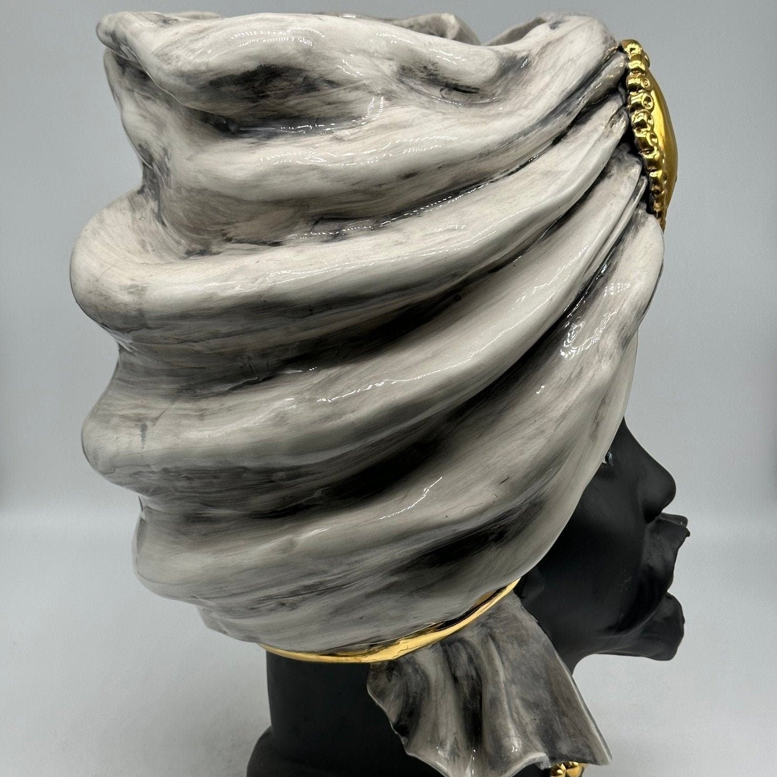 Teste di Moro Atena Ceramica Caltagirone cm H.40 L.28 Artigianale Ghiaccio Opaco Oro - DD CERAMICHE SICILIANE