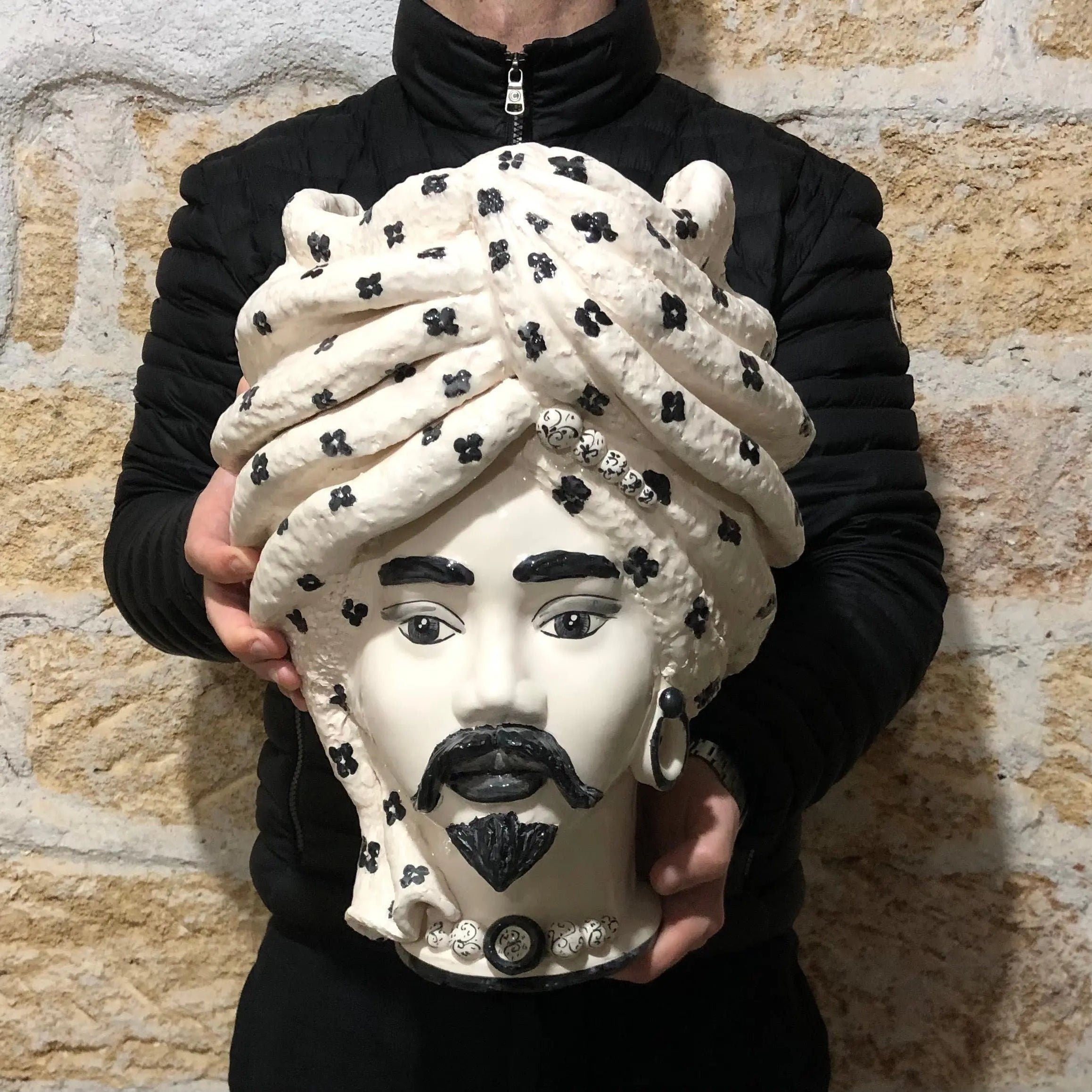 Teste di Moro Atena Ceramica Caltagirone cm H.40 L.28 Artigianale Bianco Pois Nero DD CERAMICHE SICILIANE