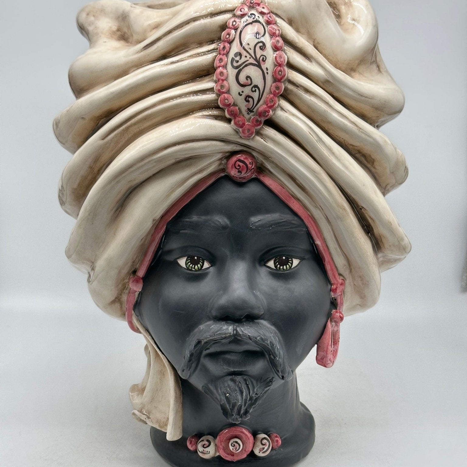 FINE SERIE - Testa di Moro Atena Ceramica Caltagirone cm H.40 L.28 Artigianale Écru Beige Lilla - DD CERAMICHE SICILIANE