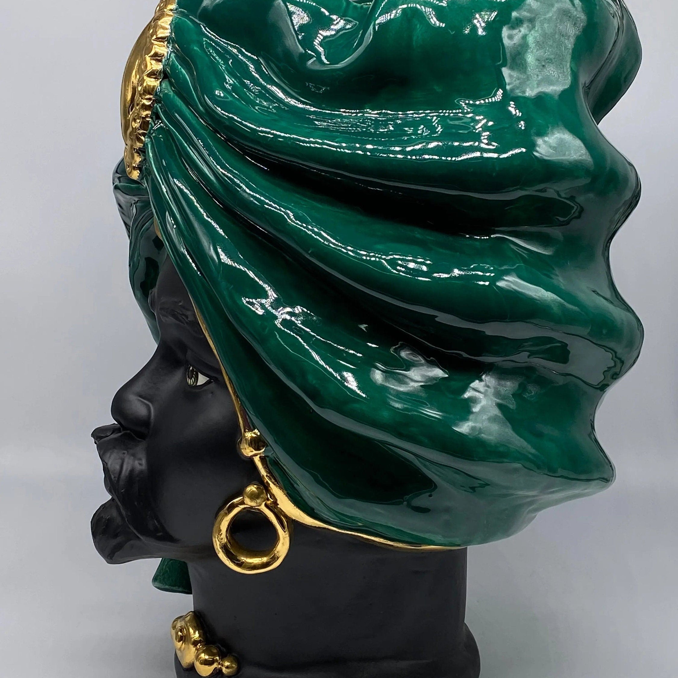 Teste di Moro Atena Ceramica Caltagirone cm H.40 L.28 Artigianale Verde Scuro Nero Oro DD CERAMICHE SICILIANE
