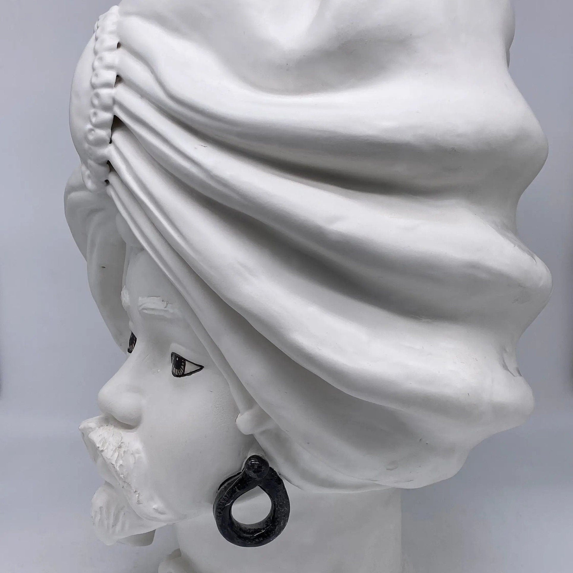 Teste di Moro Atena Ceramica Caltagirone cm H.40 L.28 Artigianale Bianco Opaco DD CERAMICHE SICILIANE