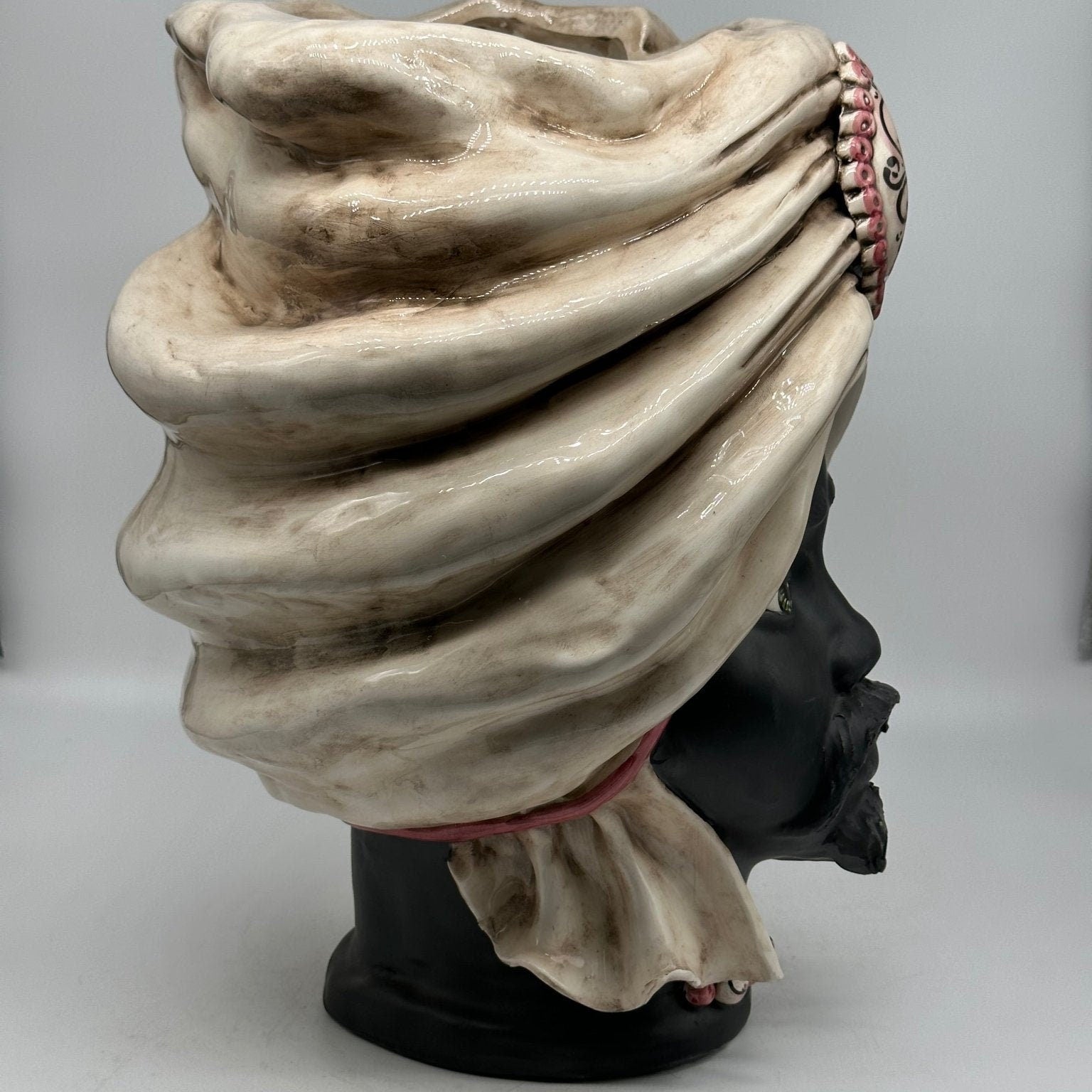 FINE SERIE - Testa di Moro Atena Ceramica Caltagirone cm H.40 L.28 Artigianale Écru Beige Lilla - DD CERAMICHE SICILIANE