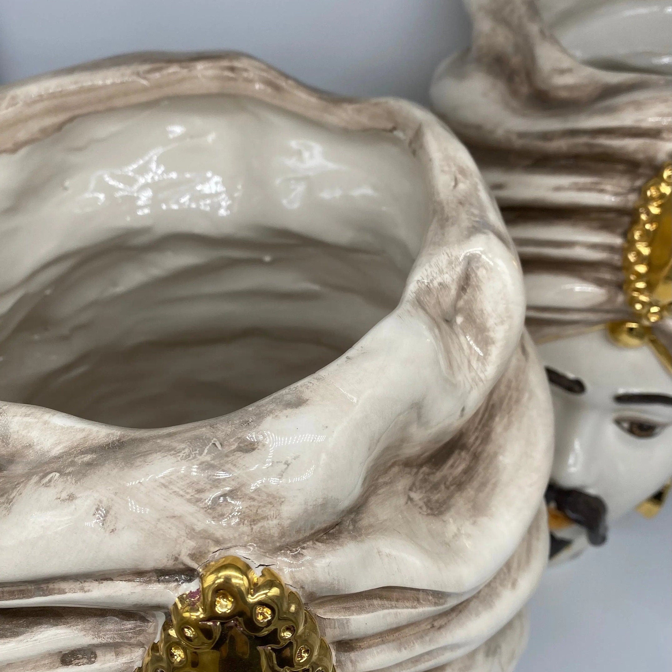 Teste di Moro Atena Ceramica Caltagirone cm H.40 L.28 Artigianale Écru Beige Oro DD CERAMICHE SICILIANE