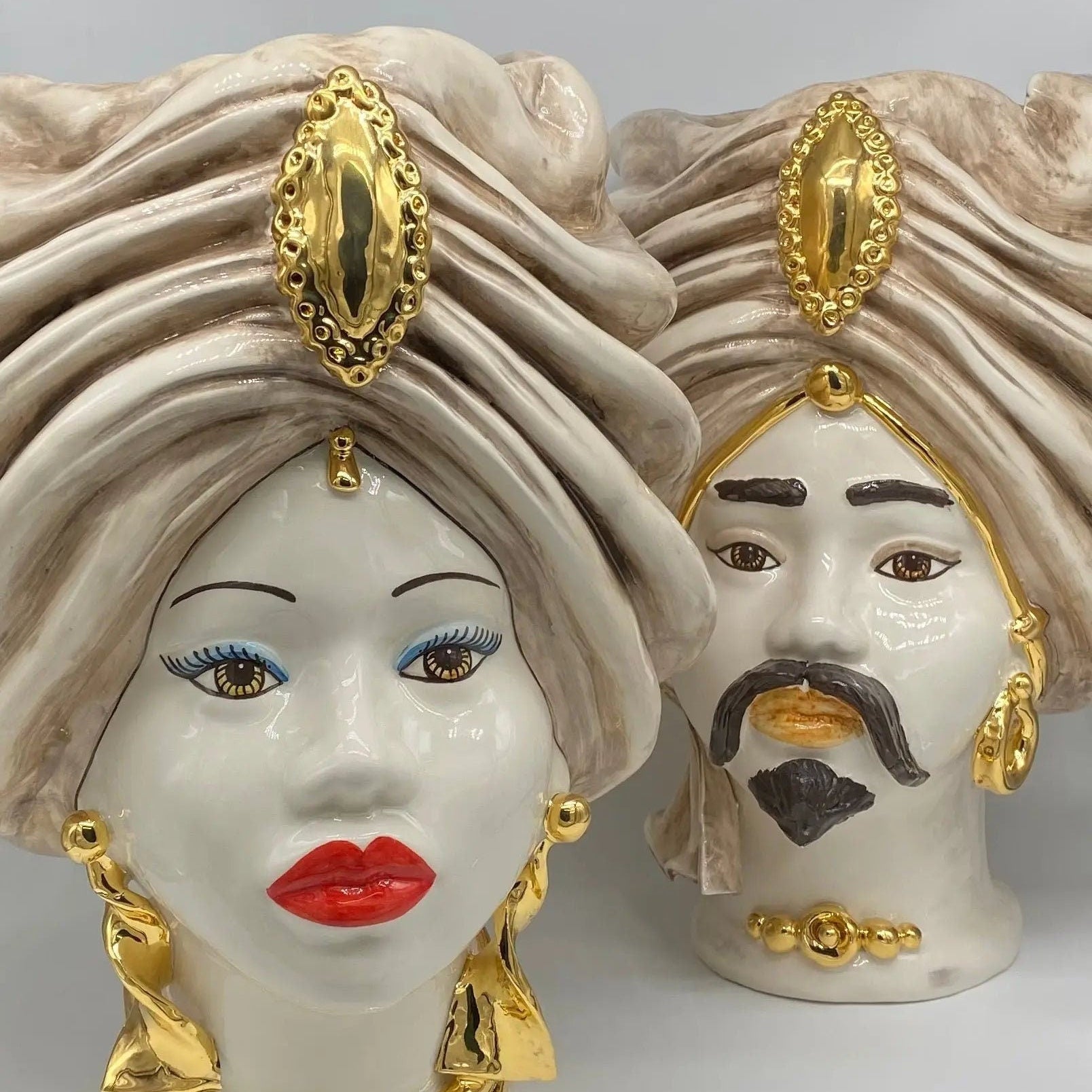 Teste di Moro Atena Ceramica Caltagirone cm H.40 L.28 Artigianale Écru Beige Oro DD CERAMICHE SICILIANE