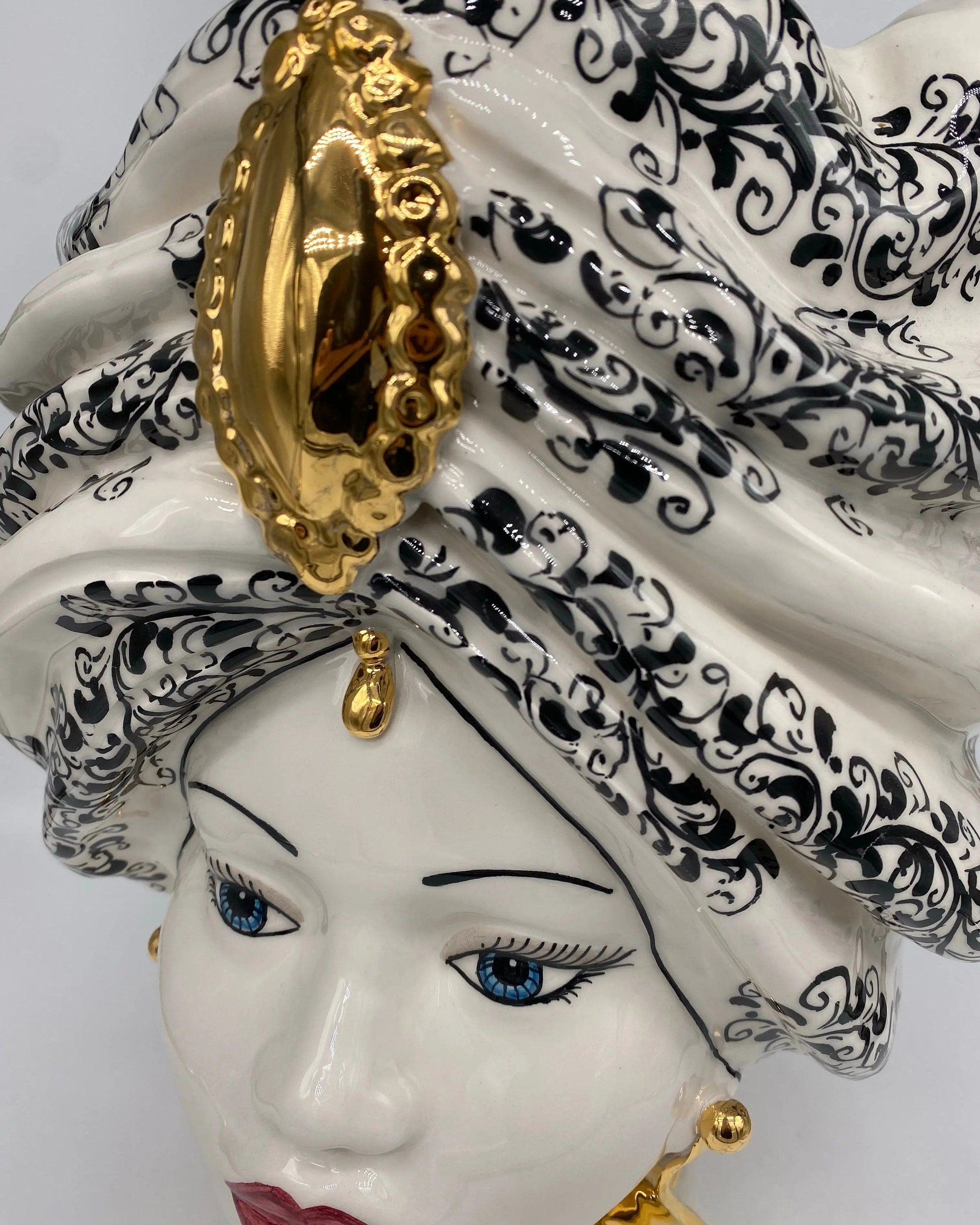 Teste di Moro Atena Ceramica Caltagirone cm H.40 L.28 Artigianale Opaco Bianco Barocco Oro DD CERAMICHE SICILIANE