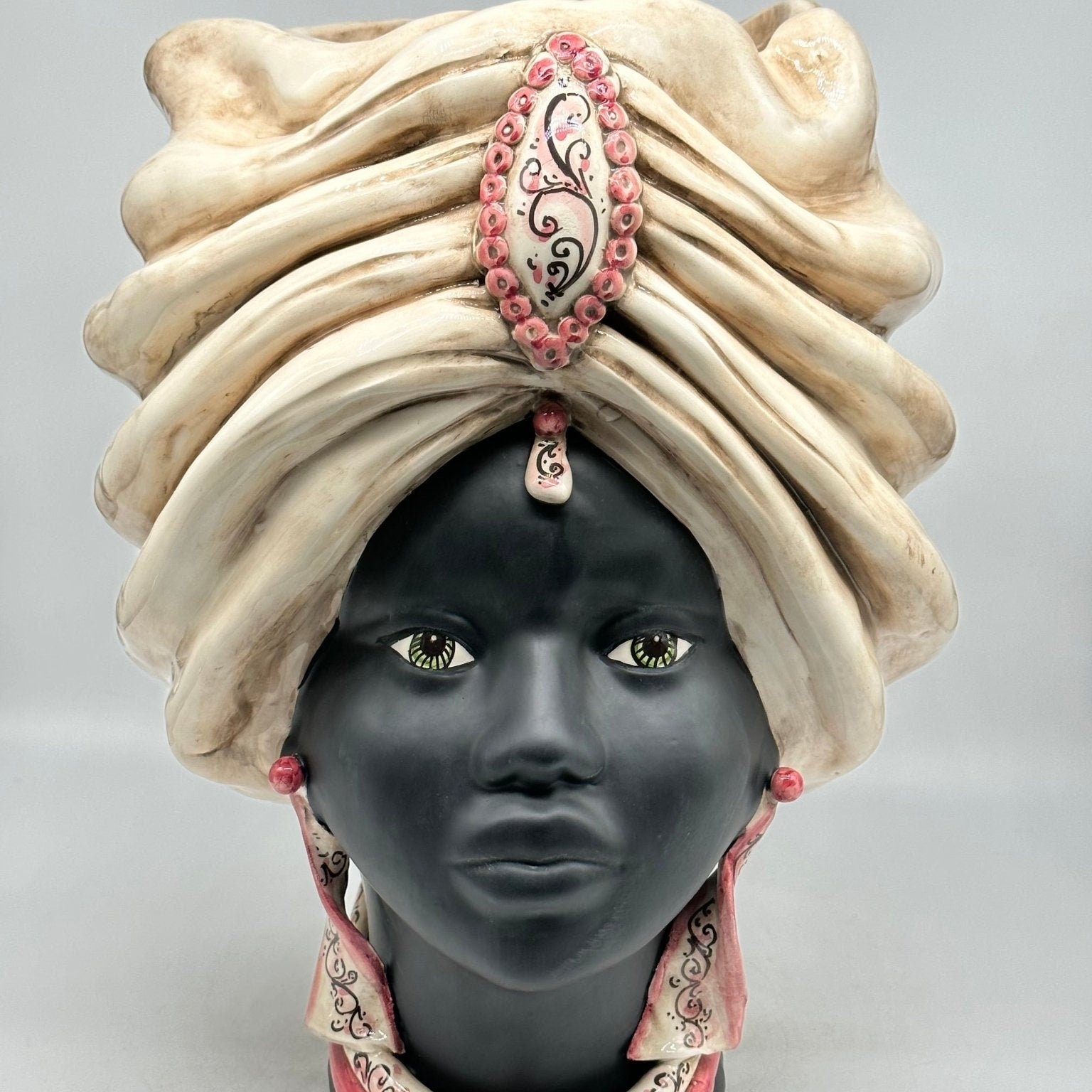 FINE SERIE - Testa di Moro Atena Ceramica Caltagirone cm H.40 L.28 Artigianale Écru Beige Lilla - DD CERAMICHE SICILIANE