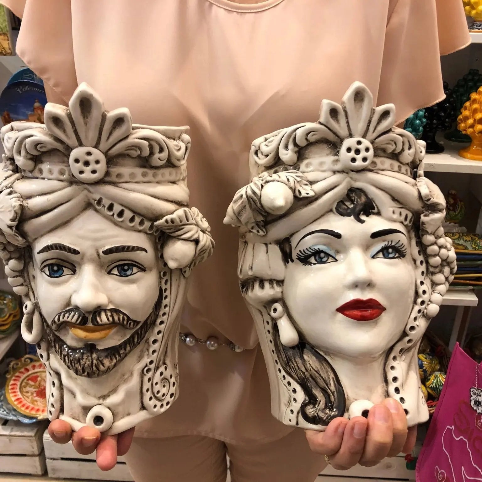 Teste di Moro Classica Applique Ceramica Caltagirone cm H.27 L.20 Effetto Invecchiato - DD CERAMICHE SICILIANE