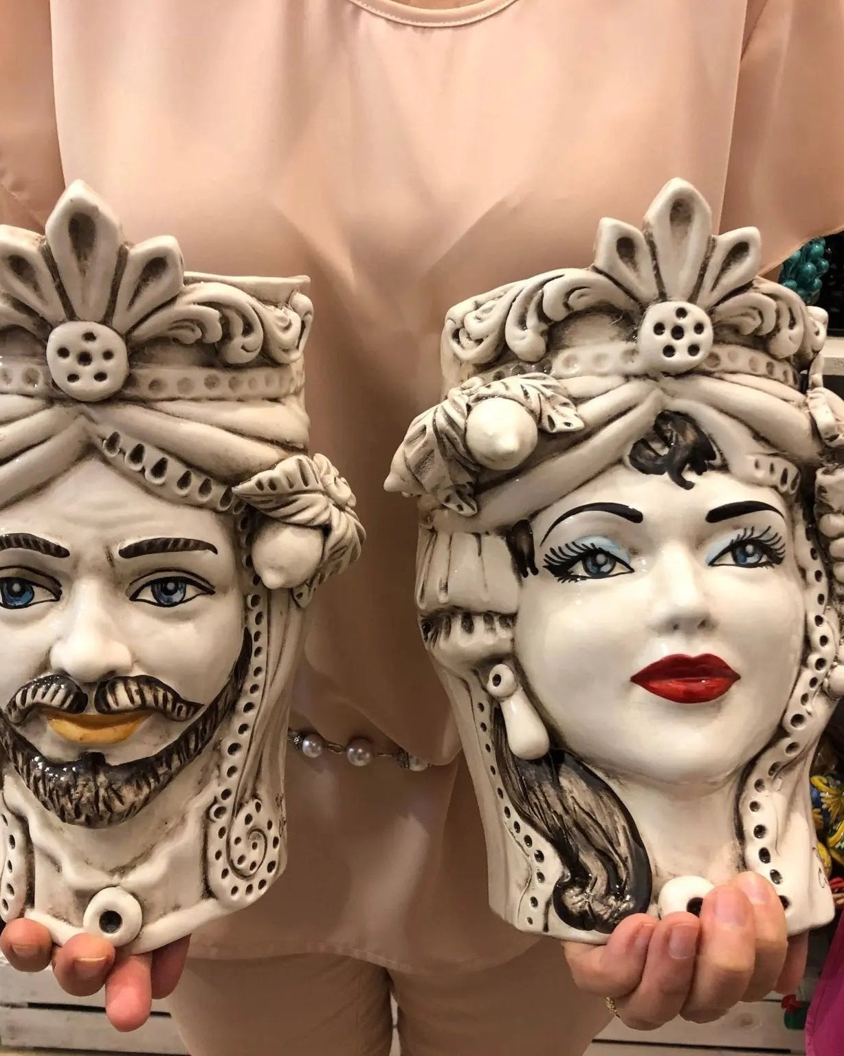 Teste di Moro Classica Applique Ceramica Caltagirone cm H.27 L.20 Effetto Invecchiato - DD CERAMICHE SICILIANE