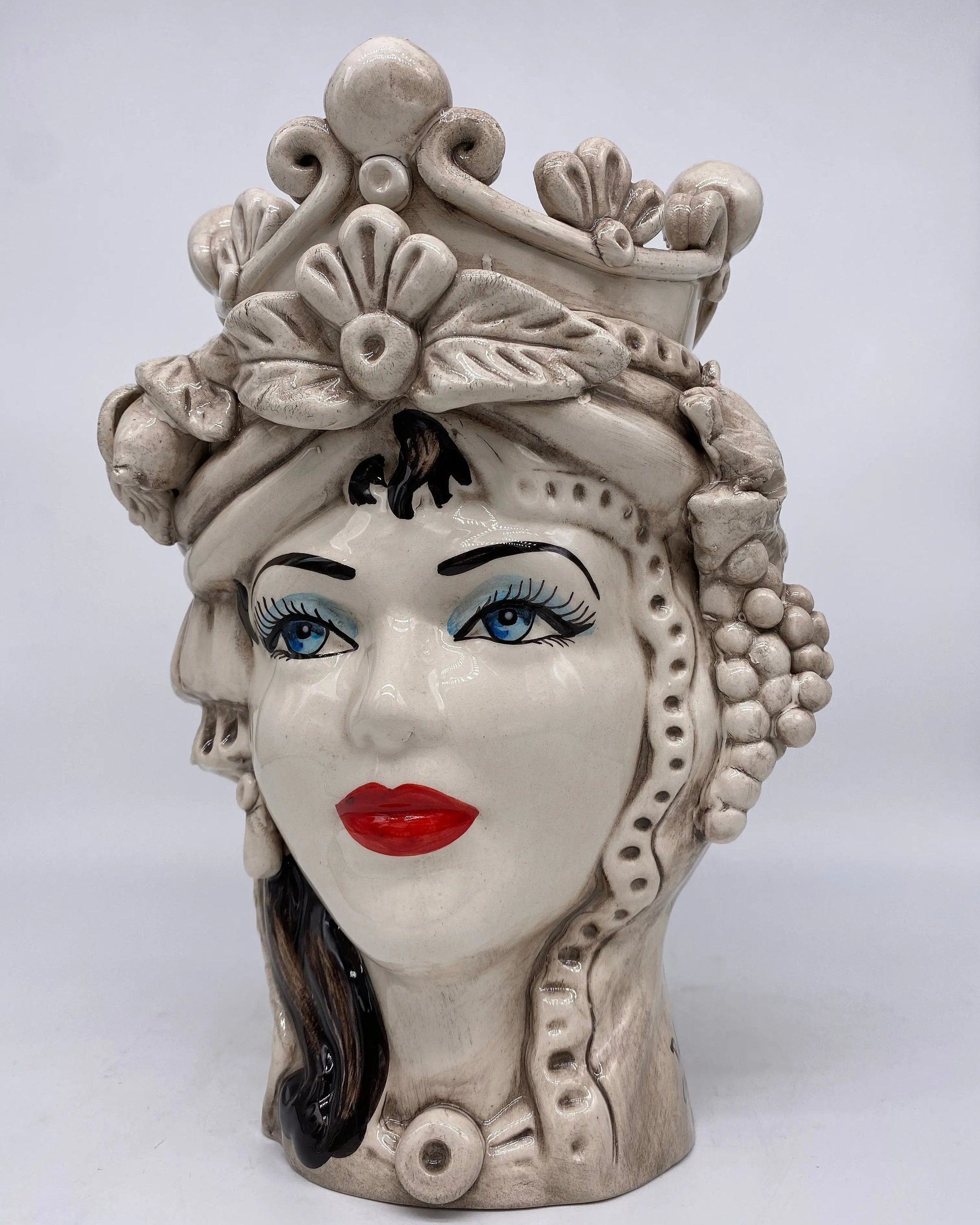 Teste di Moro Classica Corona Sfere Écru Ceramica di Caltagirone cm H.28 L.20 Artigianale DD CERAMICHE SICILIANE