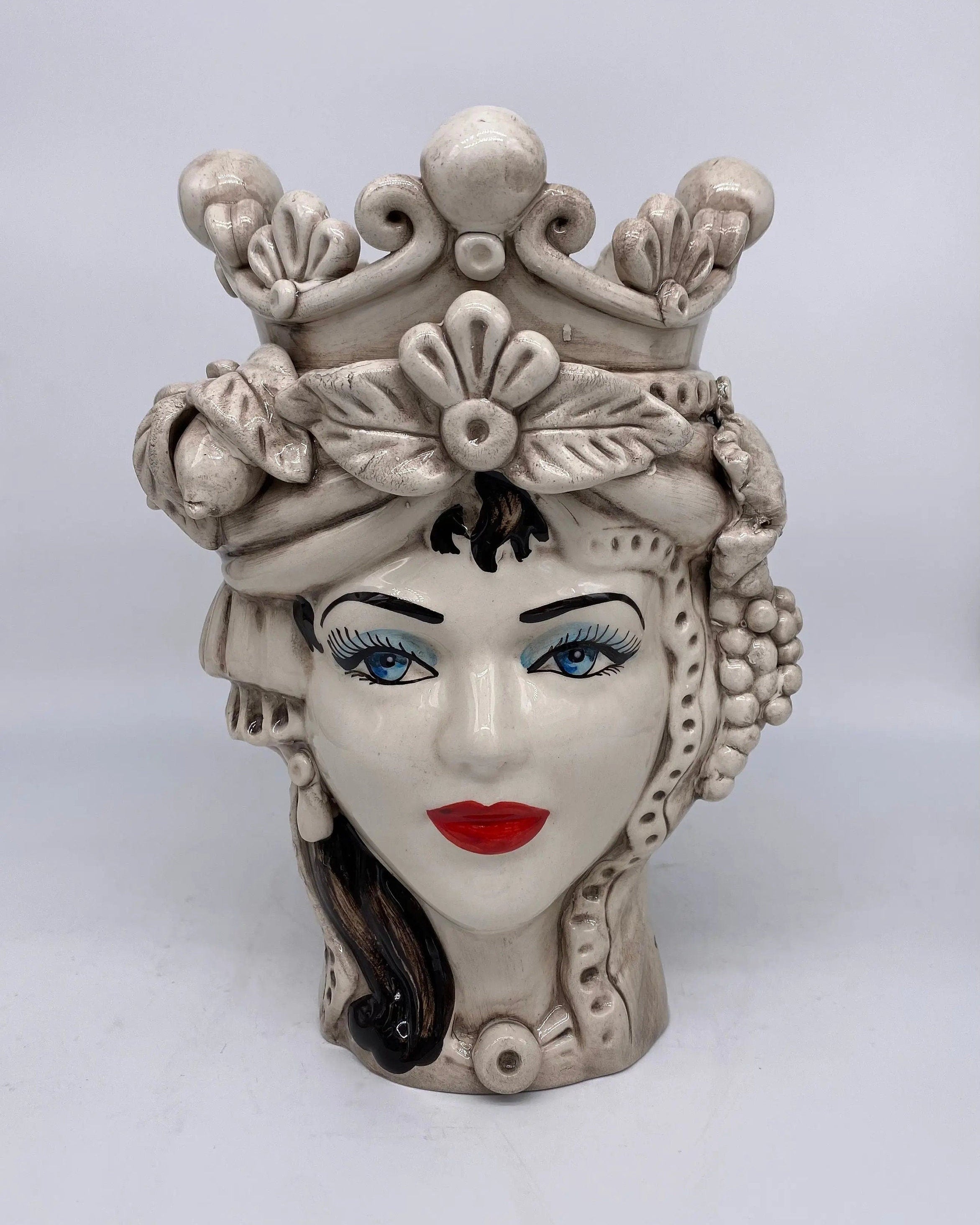 Teste di Moro Classica Corona Sfere Écru Ceramica di Caltagirone cm H.28 L.20 Artigianale DD CERAMICHE SICILIANE