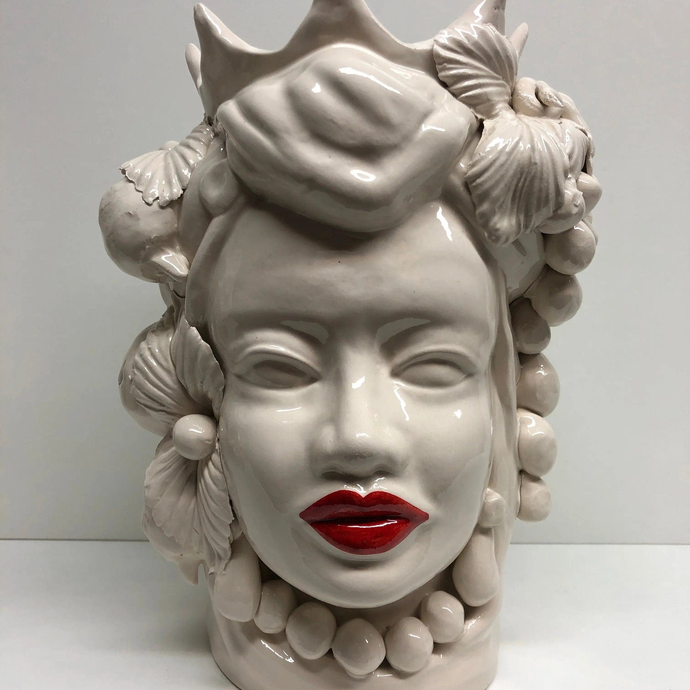 Teste di Moro Corona a Punte Ceramica Caltagirone cm H.28 L.20 Artigianale Bianco Labbra Rosso DD CERAMICHE SICILIANE