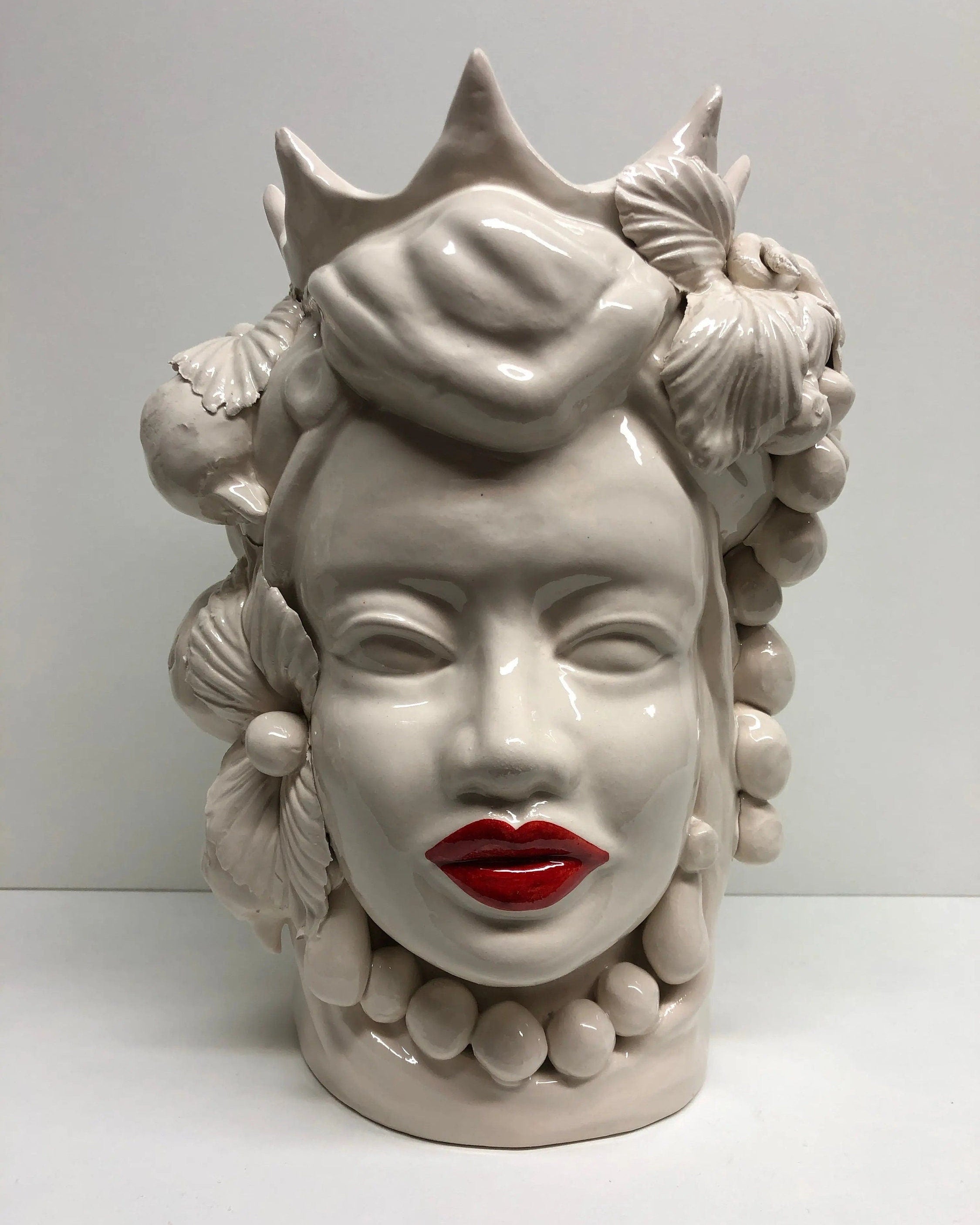 Teste di Moro Corona a Punte Ceramica Caltagirone cm H.28 L.20 Artigianale Bianco Labbra Rosso DD CERAMICHE SICILIANE