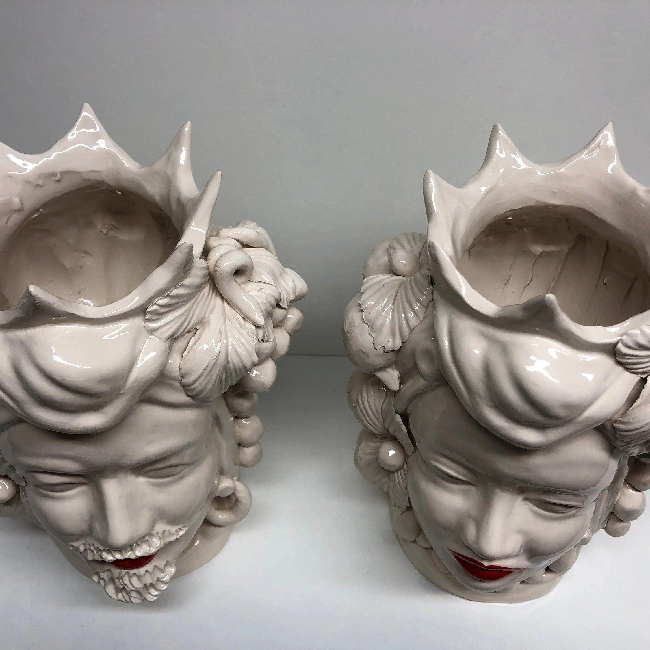 Teste di Moro Corona a Punte Ceramica Caltagirone cm H.28 L.20 Artigianale Bianco Labbra Rosso DD CERAMICHE SICILIANE
