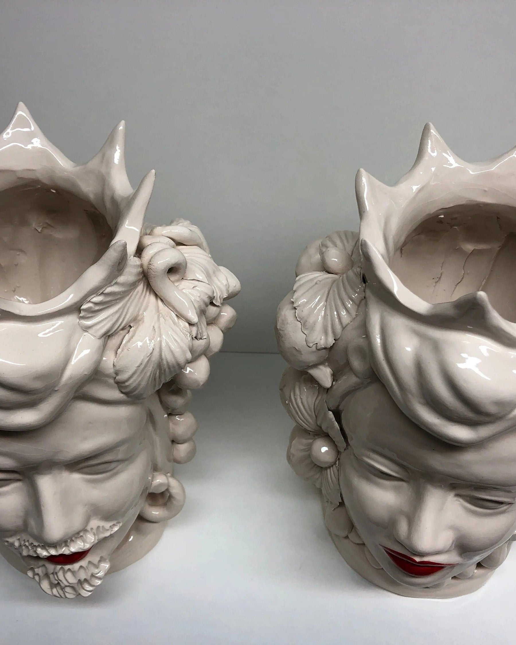 Teste di Moro Corona a Punte Ceramica Caltagirone cm H.28 L.20 Artigianale Bianco Labbra Rosso DD CERAMICHE SICILIANE