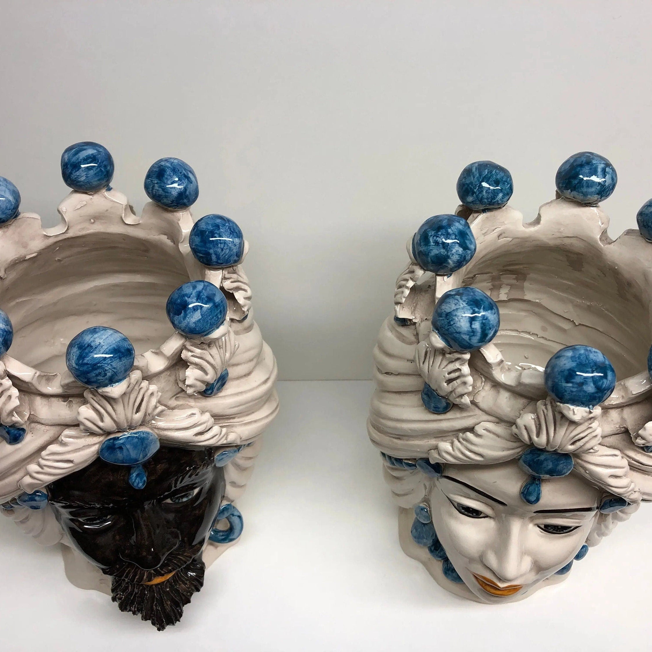 Teste di Moro Corona Ceramica Caltagirone cm H.30 L.20 Artigianale Sfere Blu DD CERAMICHE SICILIANE