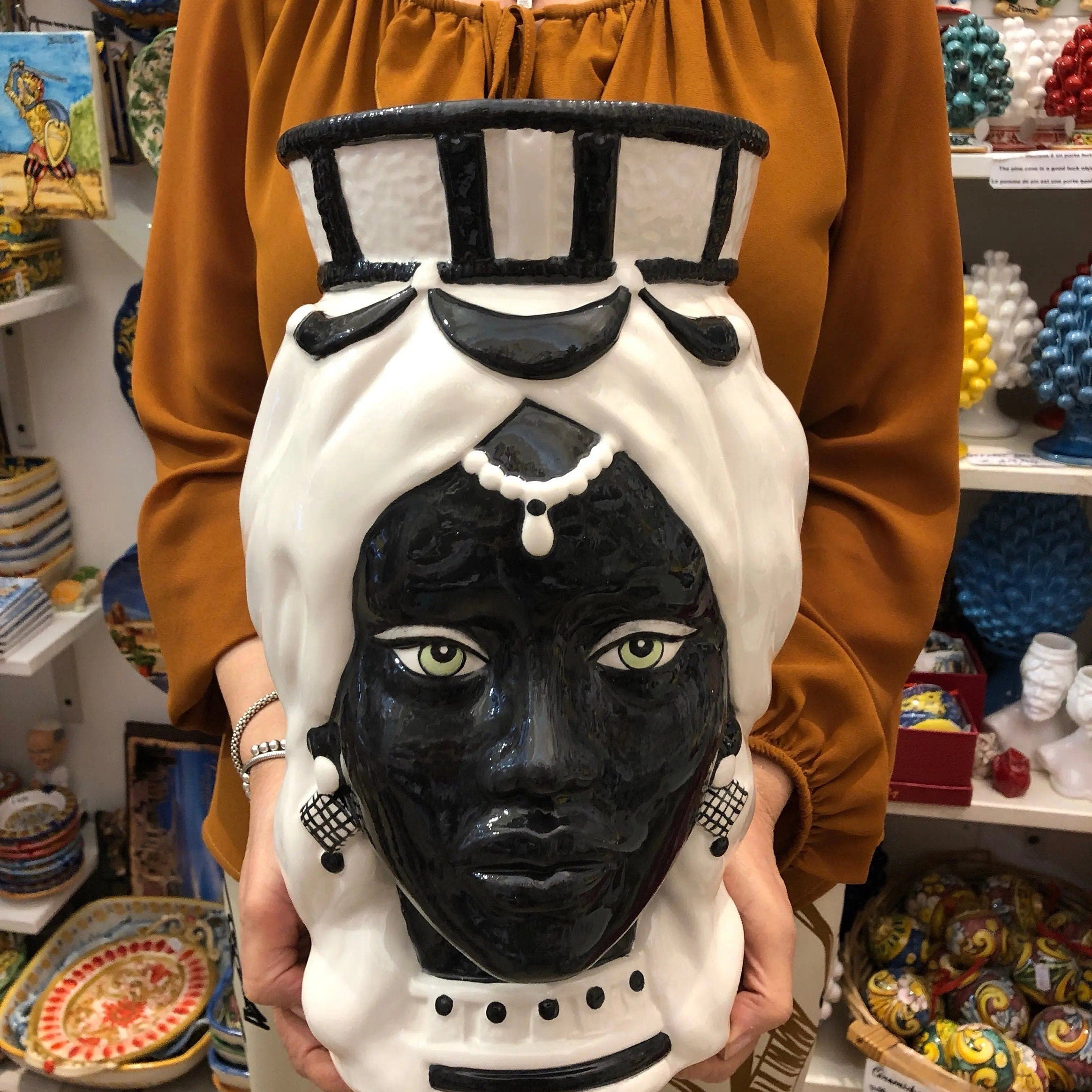 Teste di Moro Corona Retta Ceramica Caltagirone cm H.38 L.24 Artigianale Bianco Nero DD CERAMICHE SICILIANE