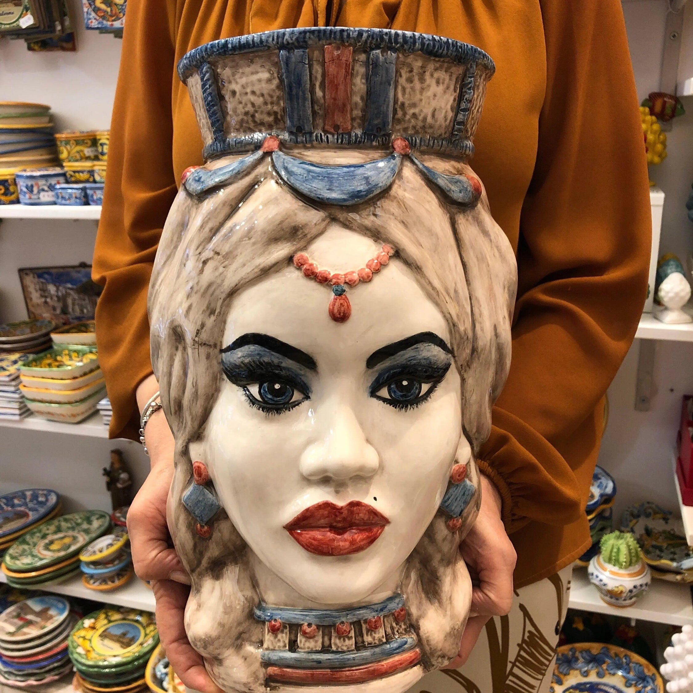 Teste di Moro Corona Retta Ceramica Caltagirone cm H.38 L.24 Artigianale dettagli Blu Antico DD CERAMICHE SICILIANE