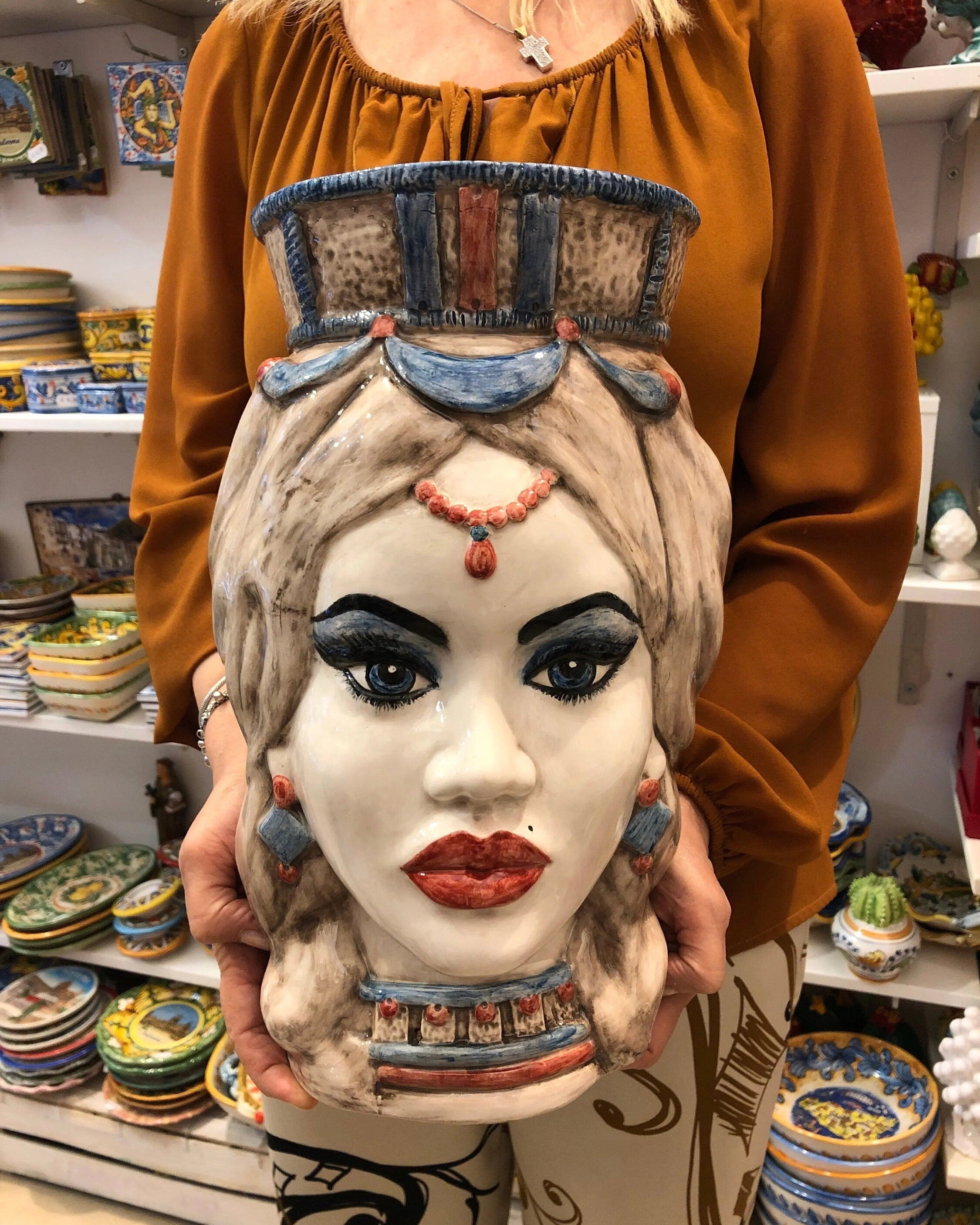 Teste di Moro Corona Retta Ceramica Caltagirone cm H.38 L.24 Artigianale dettagli Blu Antico DD CERAMICHE SICILIANE