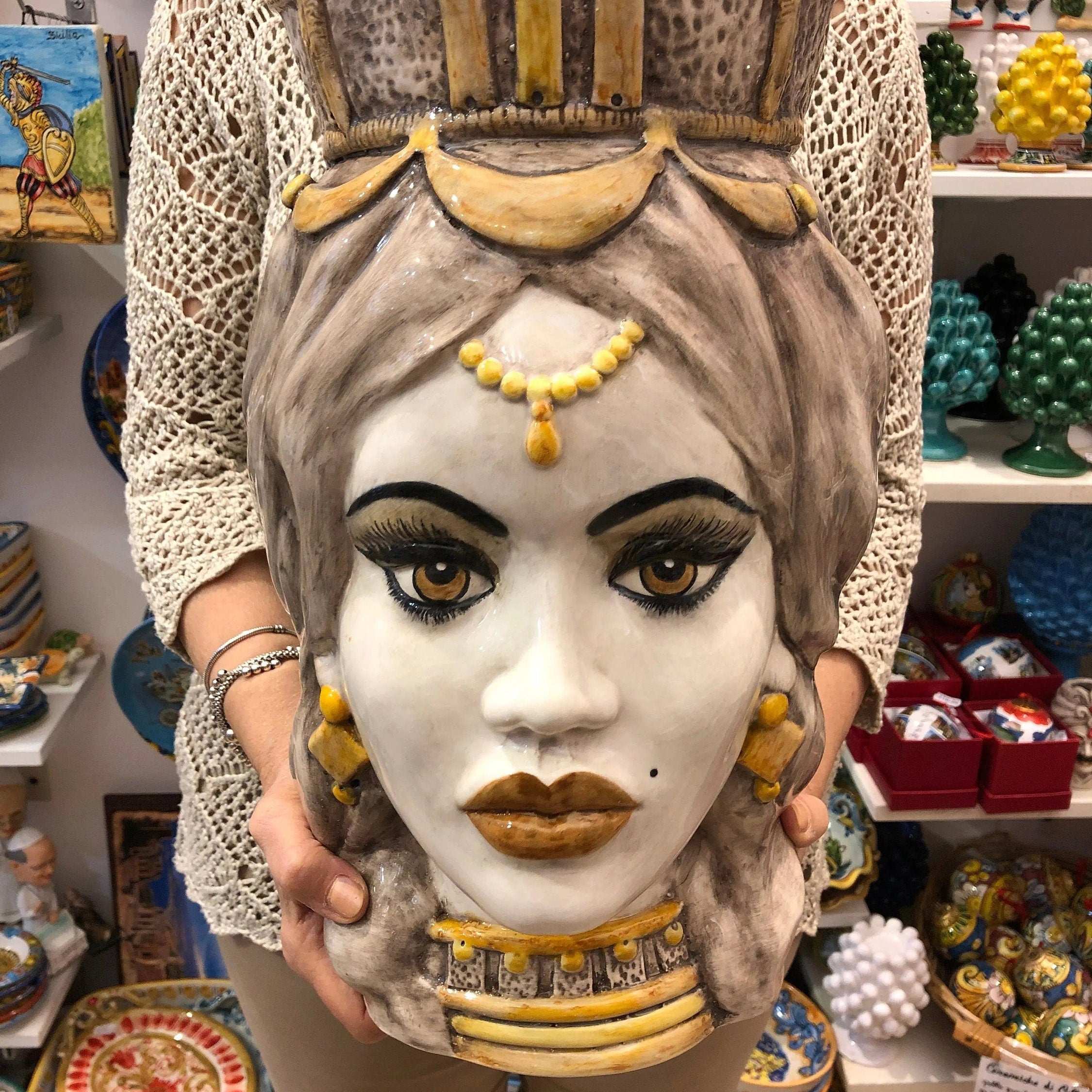 Teste di Moro Corona Retta Ceramica Caltagirone cm H.38 L.24 Artigianale dettagli Giallo DD CERAMICHE SICILIANE