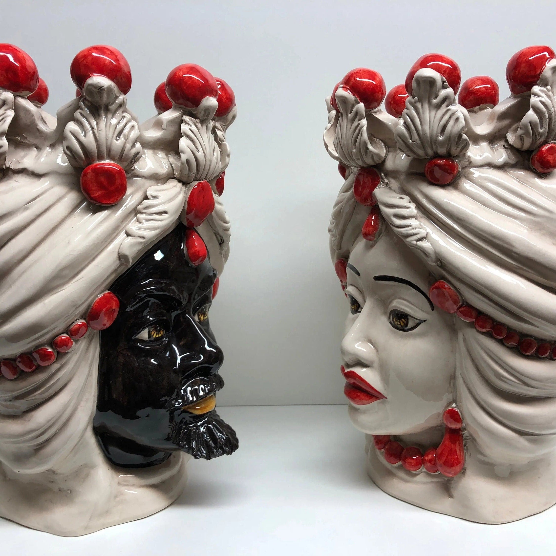 Teste di Moro Corona Sfere Rosso Ceramica Caltagirone cm H.30 L.20 Artigianale DD CERAMICHE SICILIANE