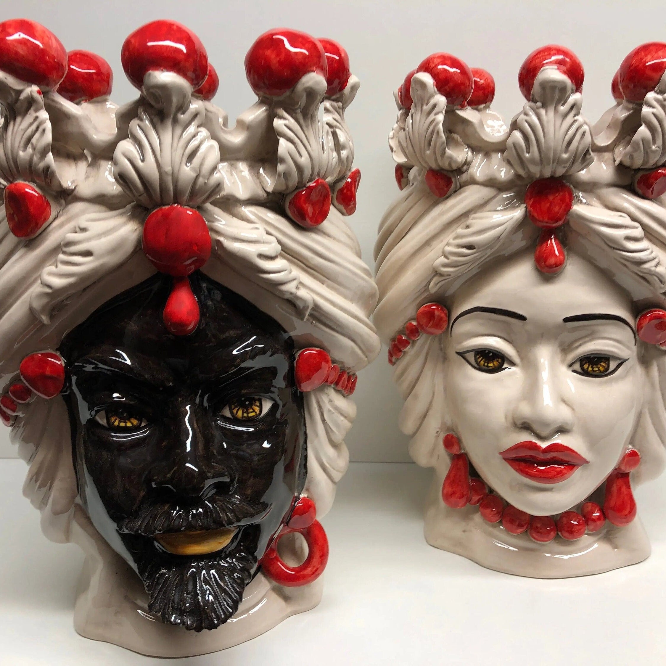 Teste di Moro Corona Sfere Rosso Ceramica Caltagirone cm H.30 L.20 Artigianale DD CERAMICHE SICILIANE