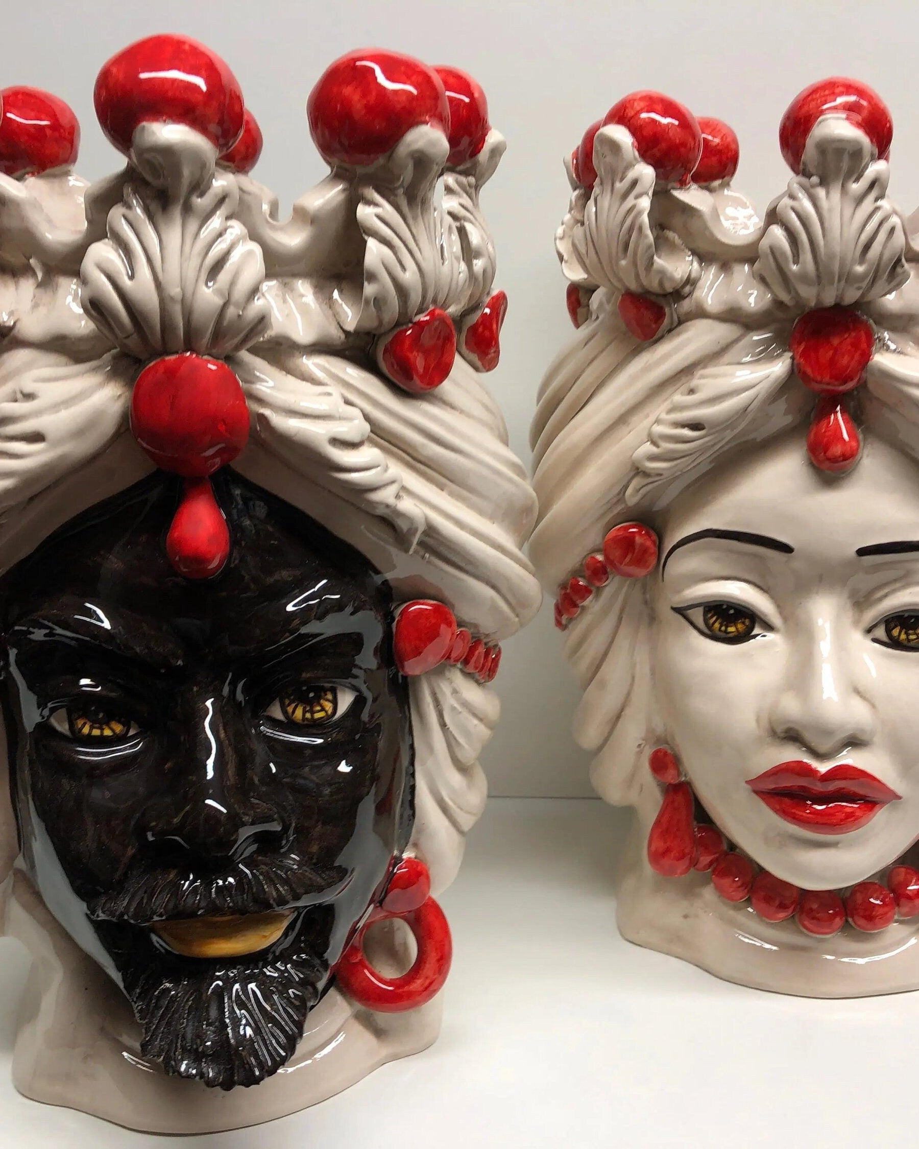 Teste di Moro Corona Sfere Rosso Ceramica Caltagirone cm H.30 L.20 Artigianale DD CERAMICHE SICILIANE