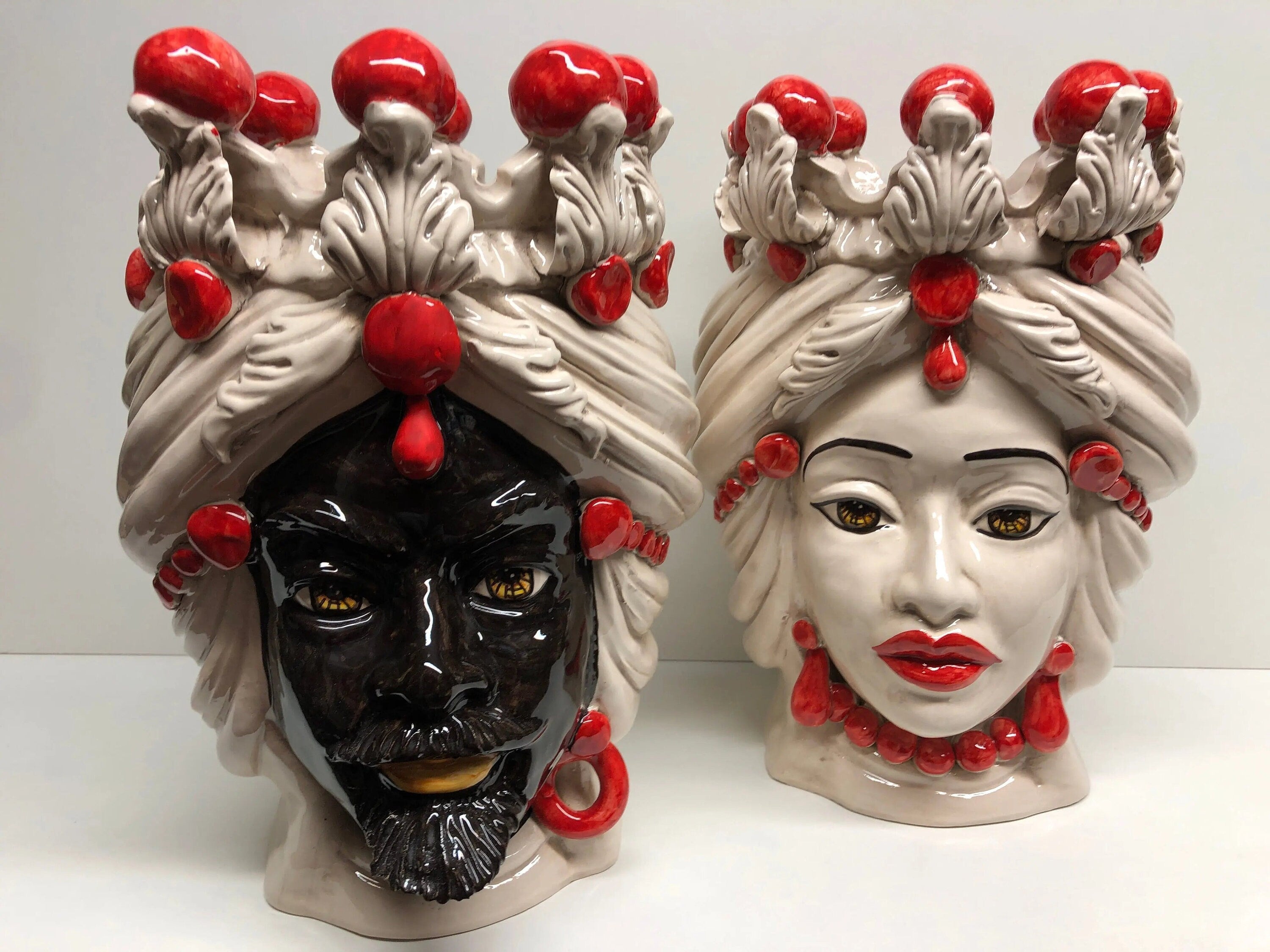 Teste di Moro Corona Sfere Rosso Ceramica Caltagirone cm H.30 L.20 Artigianale DD CERAMICHE SICILIANE