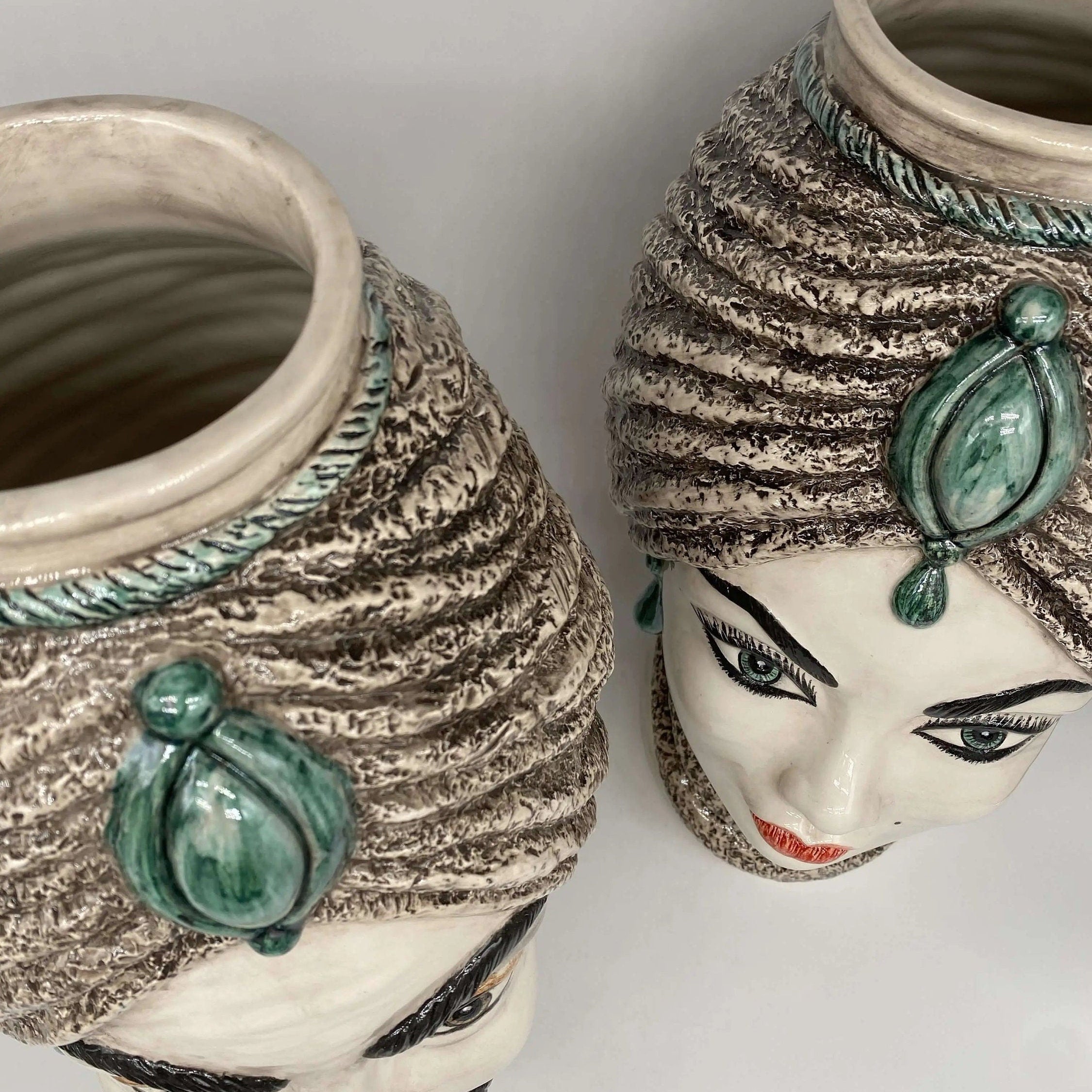 Teste di Moro Demetra Ceramica Caltagirone cm H.40 L.22 Artigianale Écru Verde Acqua DD CERAMICHE SICILIANE