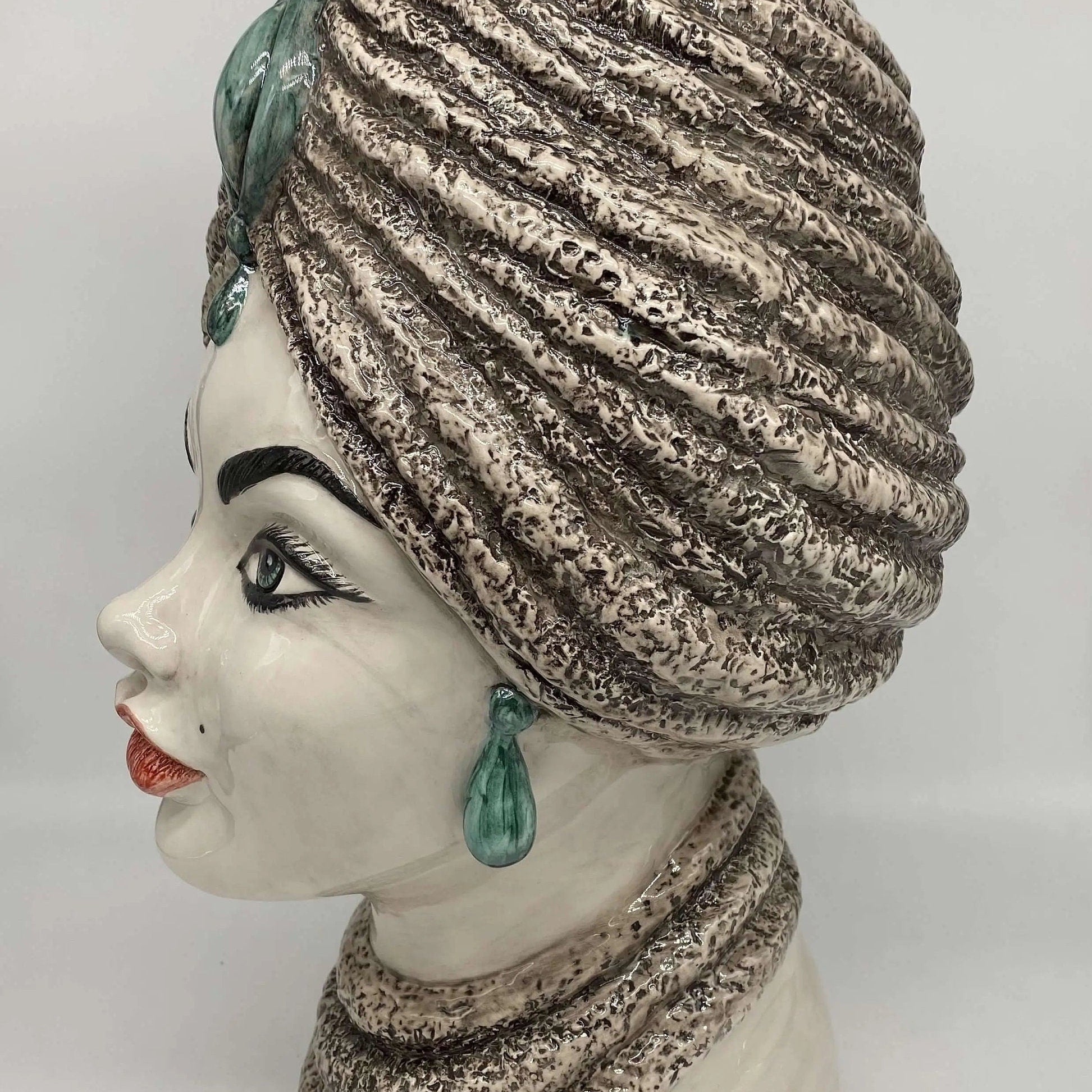 Teste di Moro Demetra Ceramica Caltagirone cm H.40 L.22 Artigianale Écru Verde Acqua DD CERAMICHE SICILIANE