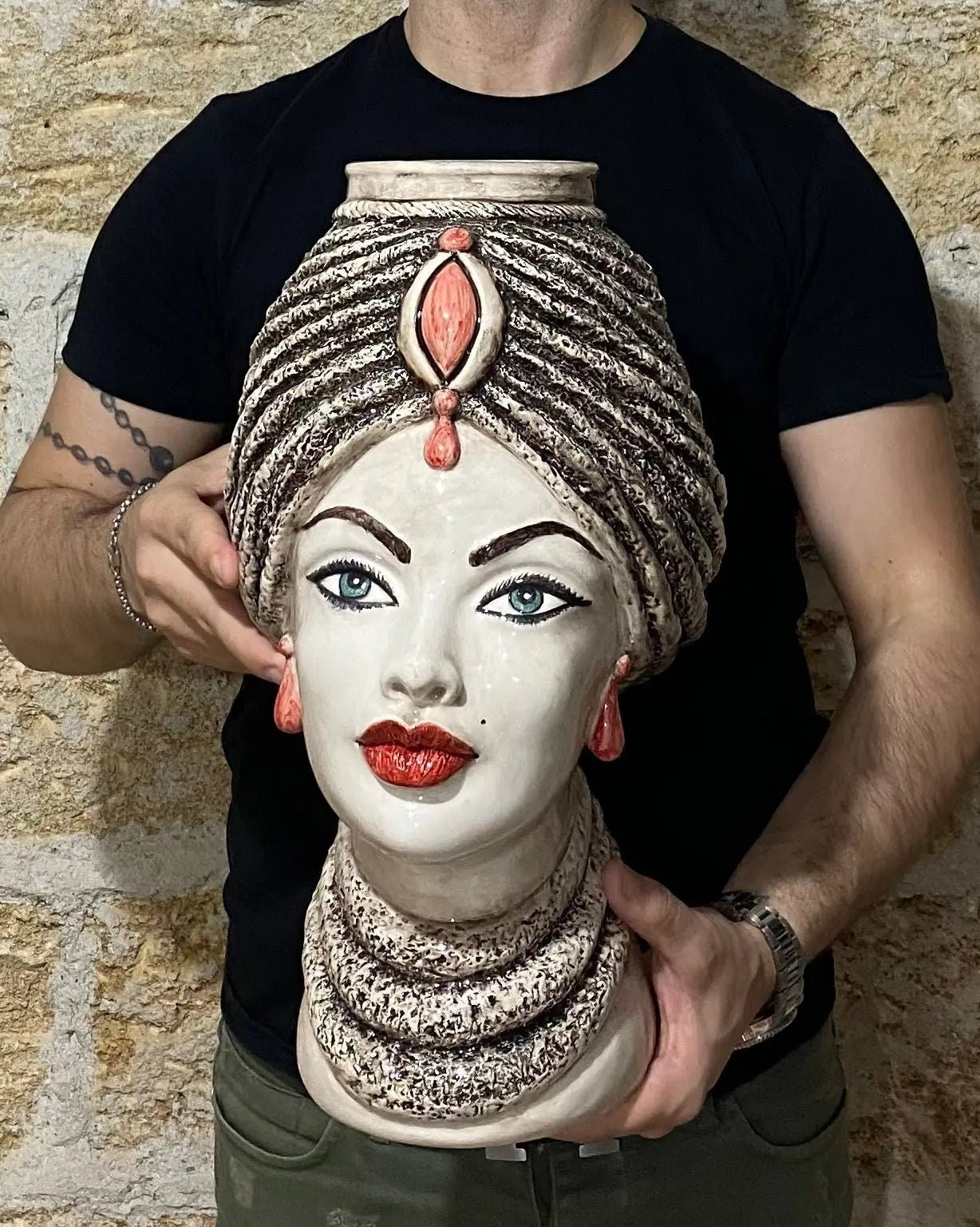 Teste di Moro Demetra Ceramica Caltagirone cm H.40 L.22 Artigianale Écru Rosso DD CERAMICHE SICILIANE