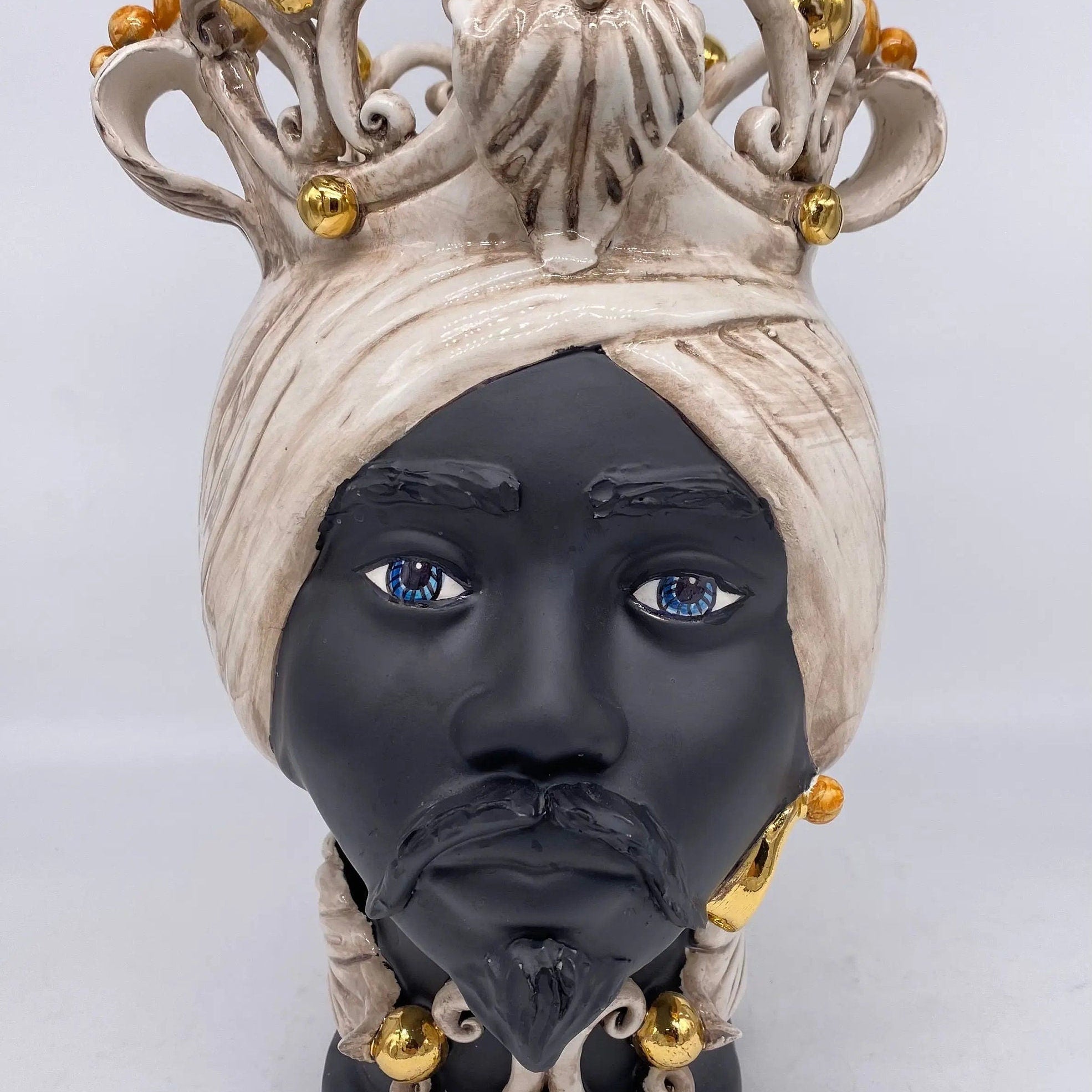 Teste di Moro Diana Ceramica Caltagirone cm H.30 L.20 Artigianale Écru Oro Sfere Ocra DD CERAMICHE SICILIANE