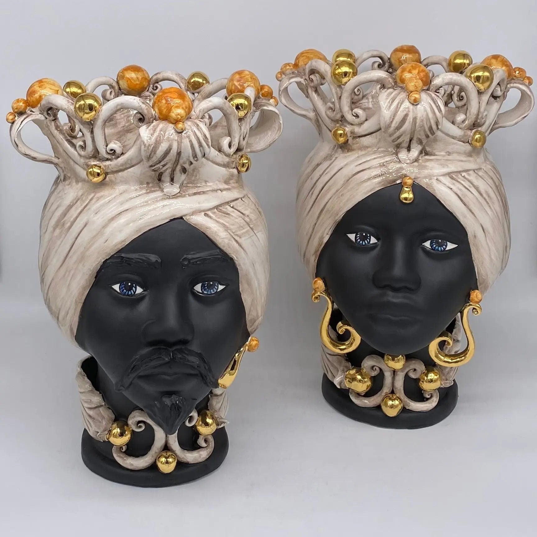 Teste di Moro Diana Ceramica Caltagirone cm H.30 L.20 Artigianale Écru Oro Sfere Ocra DD CERAMICHE SICILIANE