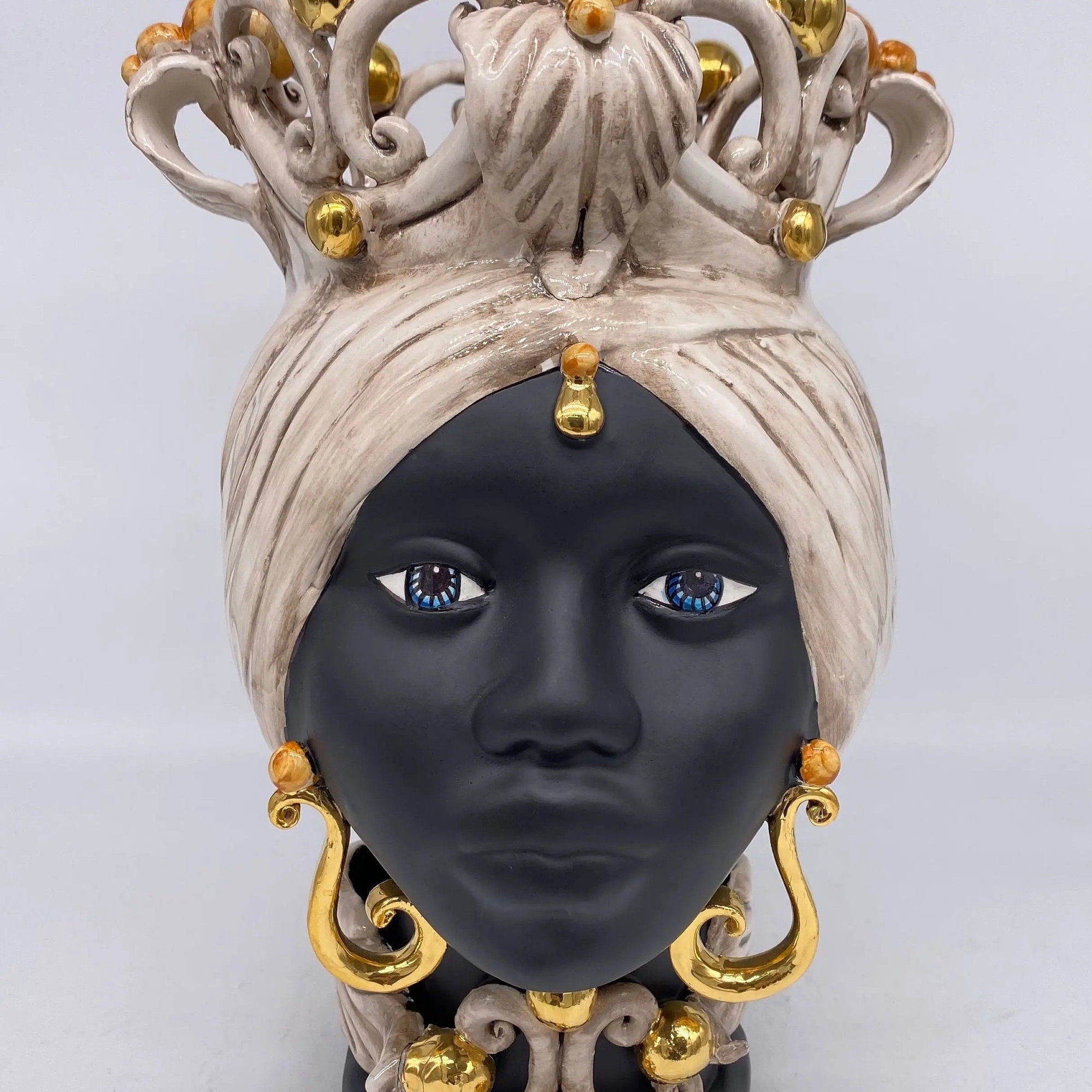 Teste di Moro Diana Ceramica Caltagirone cm H.30 L.20 Artigianale Écru Oro Sfere Ocra DD CERAMICHE SICILIANE