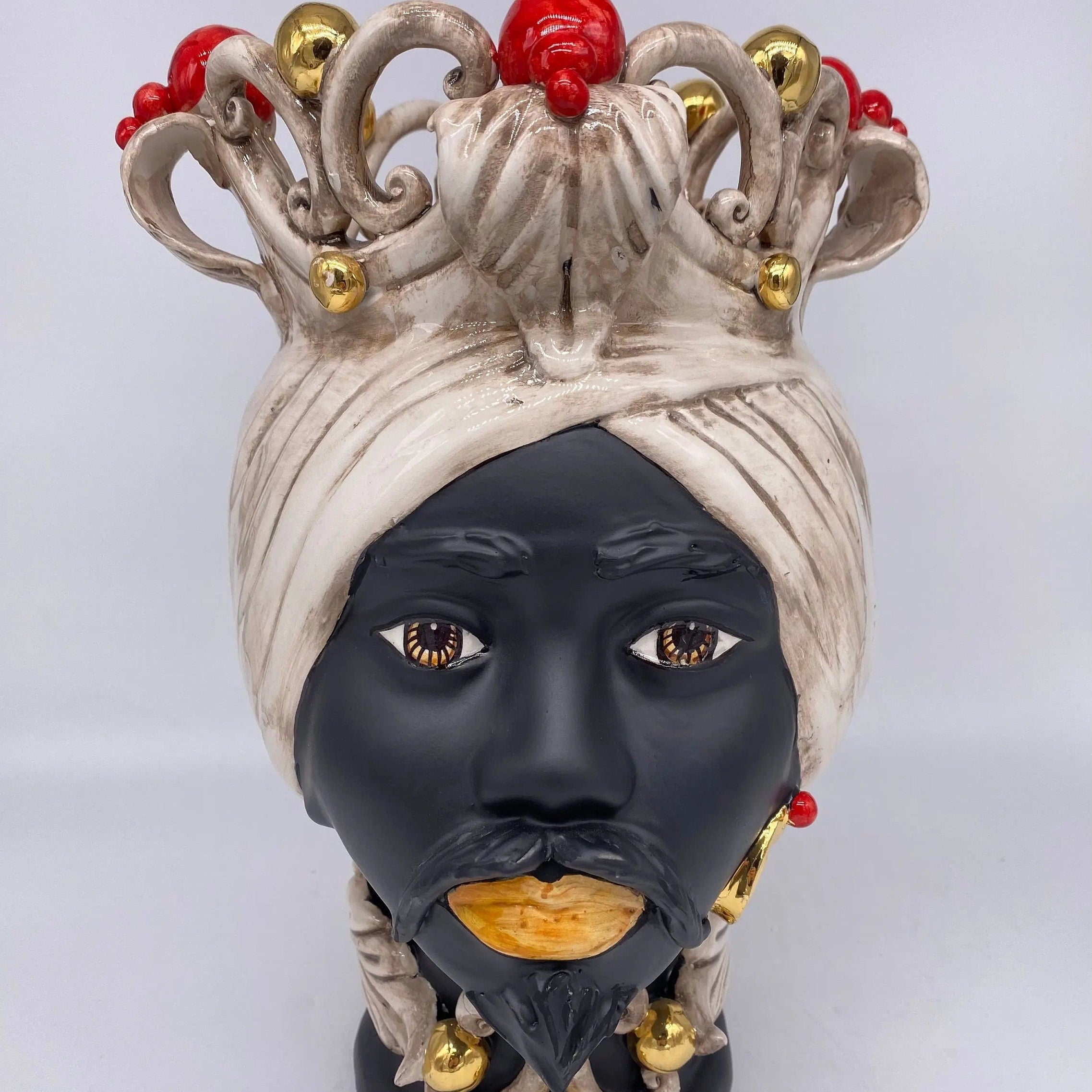 Teste di Moro Diana Ceramica Caltagirone cm H.30 L.20 Artigianale Écru Oro Sfere Rosso DD CERAMICHE SICILIANE