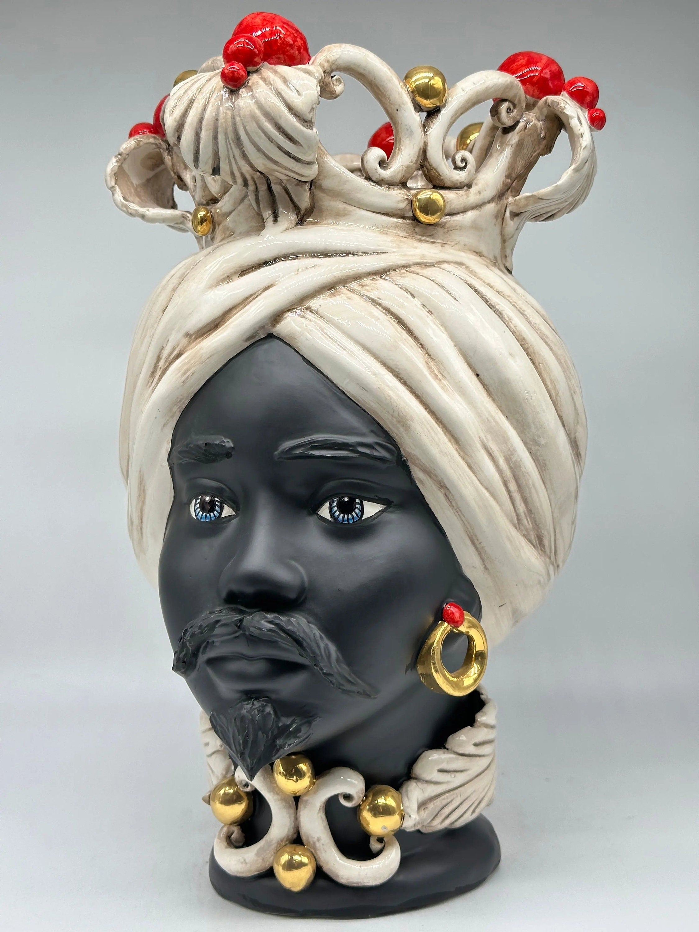 Teste di Moro Diana Ceramica Caltagirone cm H.40 L.25 Artigianale Écru Oro Sfere Rosso DD CERAMICHE SICILIANE