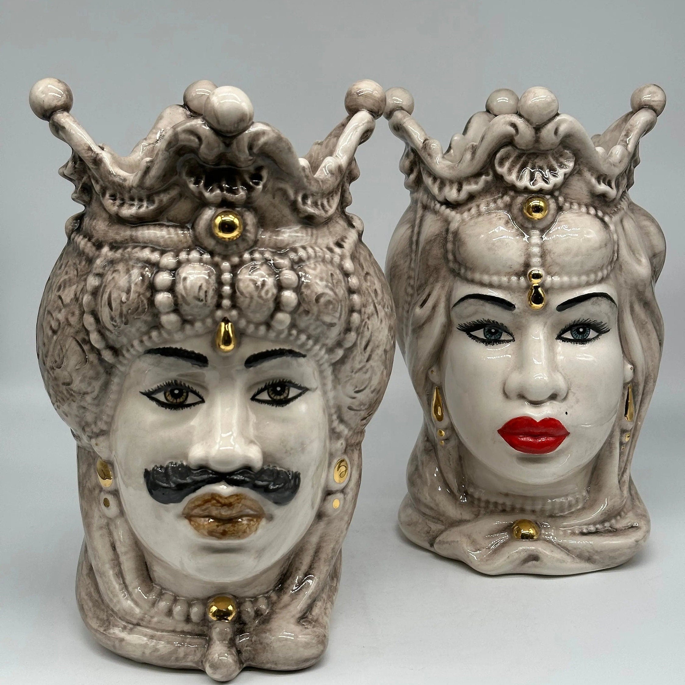 Teste di Moro Emiro Ceramica Caltagirone cm H.30 L.18 Artigianale Écru con dettagli Oro Zecchino DD CERAMICHE SICILIANE