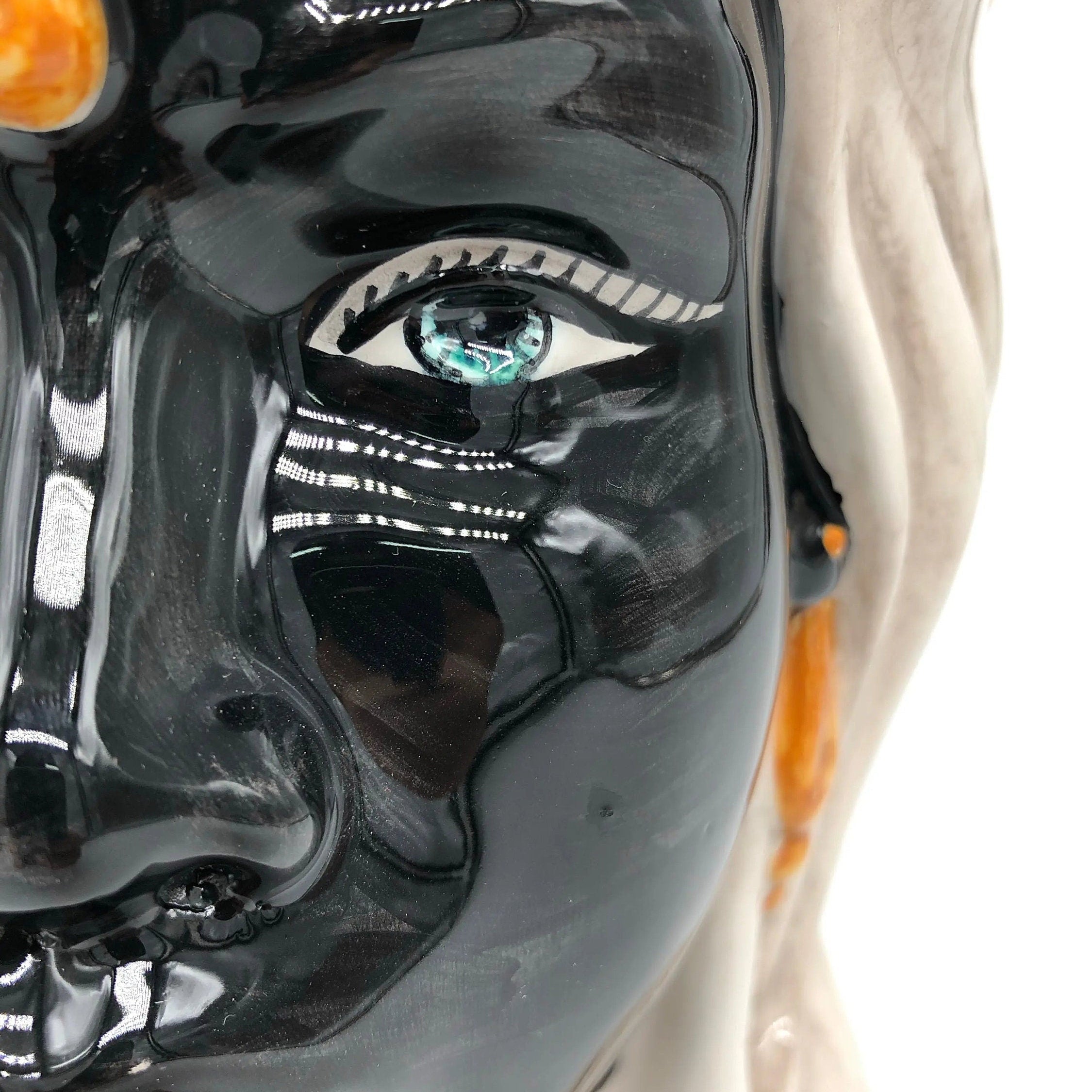 Teste di Moro Emiro Ceramica Caltagirone cm H.30 L.18 Artigianale Écru Sfere Arancio DD CERAMICHE SICILIANE