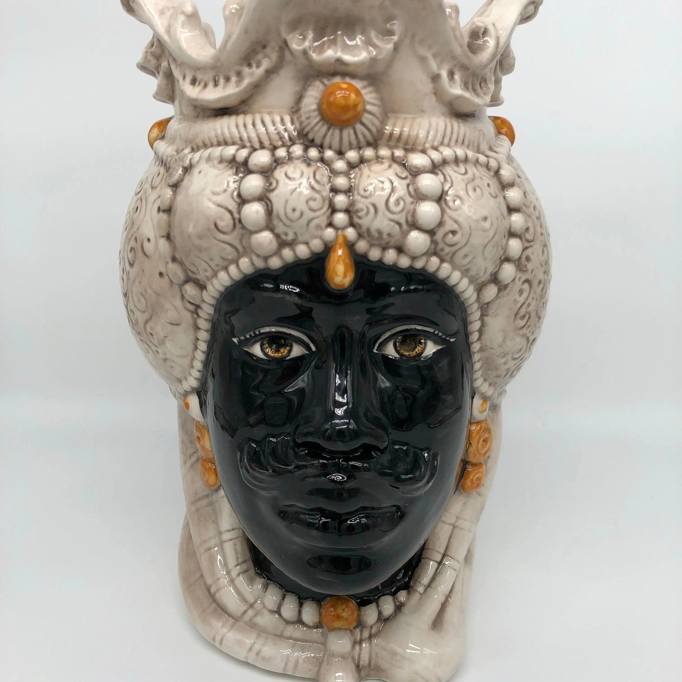 Teste di Moro Emiro Ceramica Caltagirone cm H.30 L.18 Artigianale Écru Sfere Arancio DD CERAMICHE SICILIANE