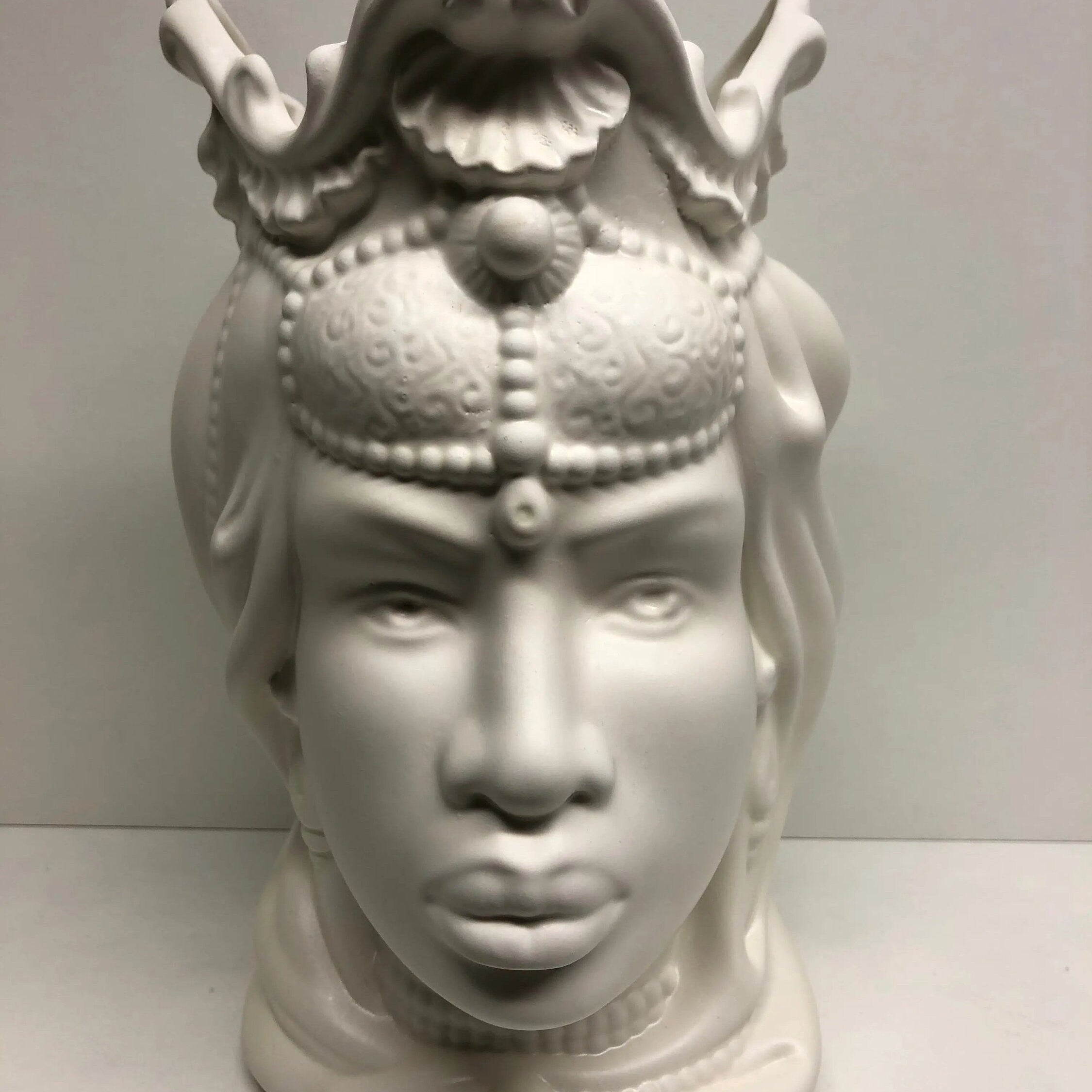 Teste di Moro Emiro Ceramica Caltagirone cm H.30 L.18 Artigianale Bianco Opaco DD CERAMICHE SICILIANE