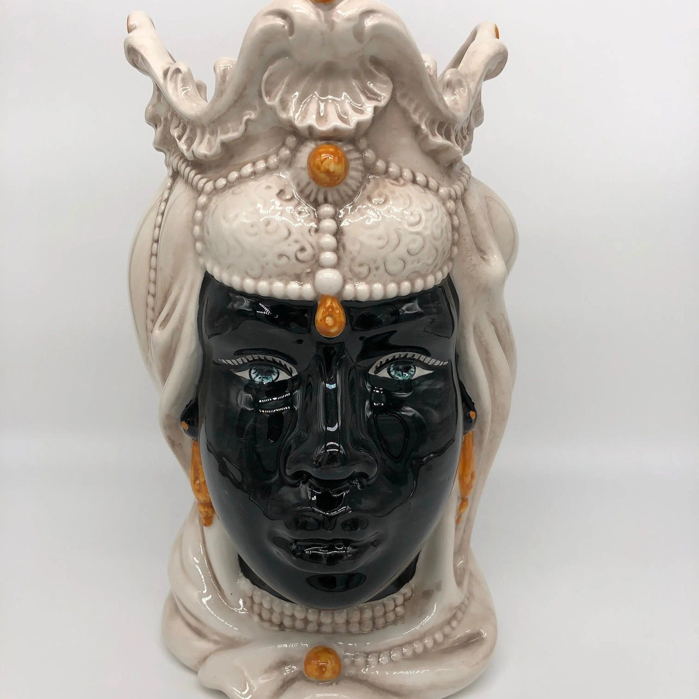 Teste di Moro Emiro Ceramica Caltagirone cm H.30 L.18 Artigianale Écru Sfere Arancio DD CERAMICHE SICILIANE