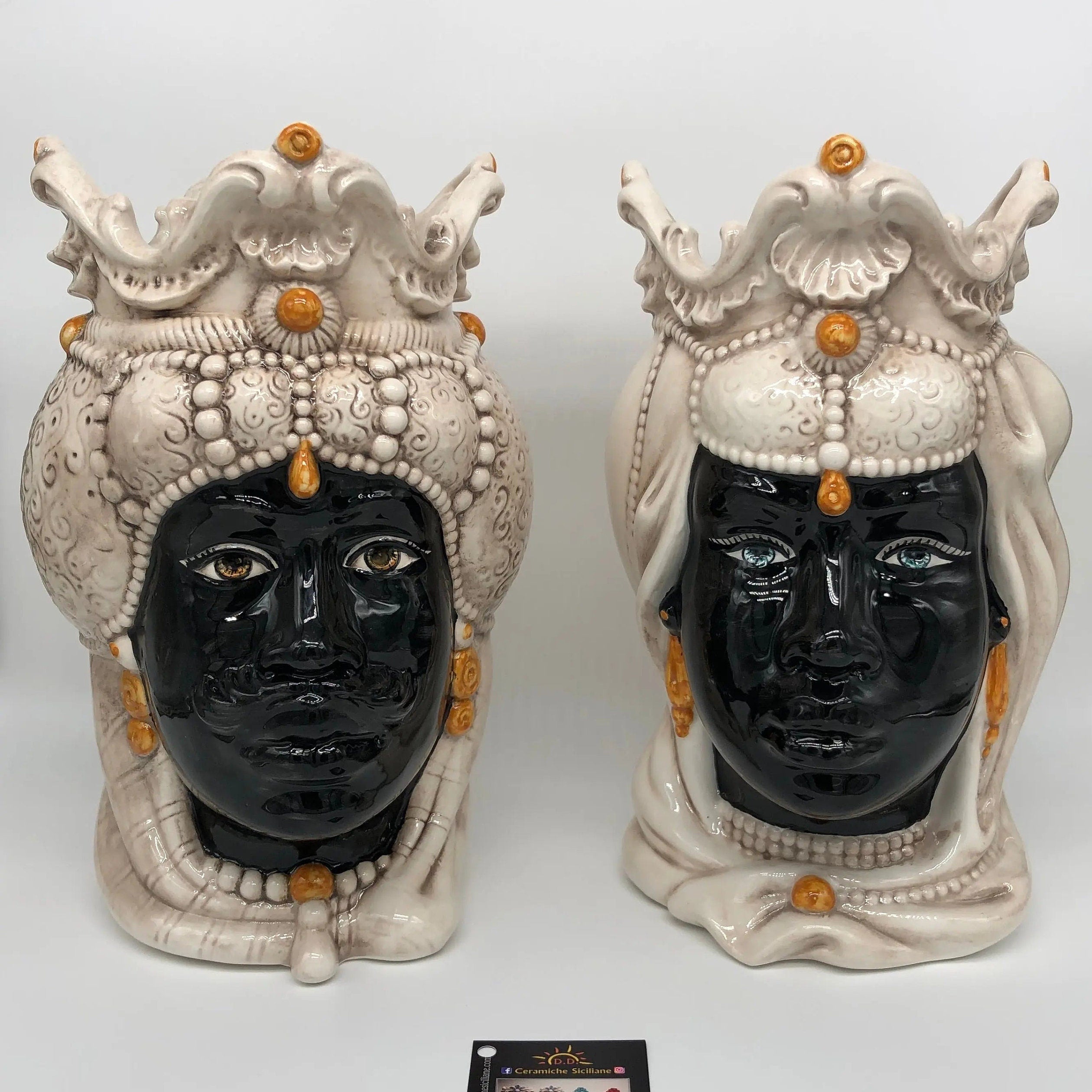 Teste di Moro Emiro Ceramica Caltagirone cm H.30 L.18 Artigianale Écru Sfere Arancio DD CERAMICHE SICILIANE