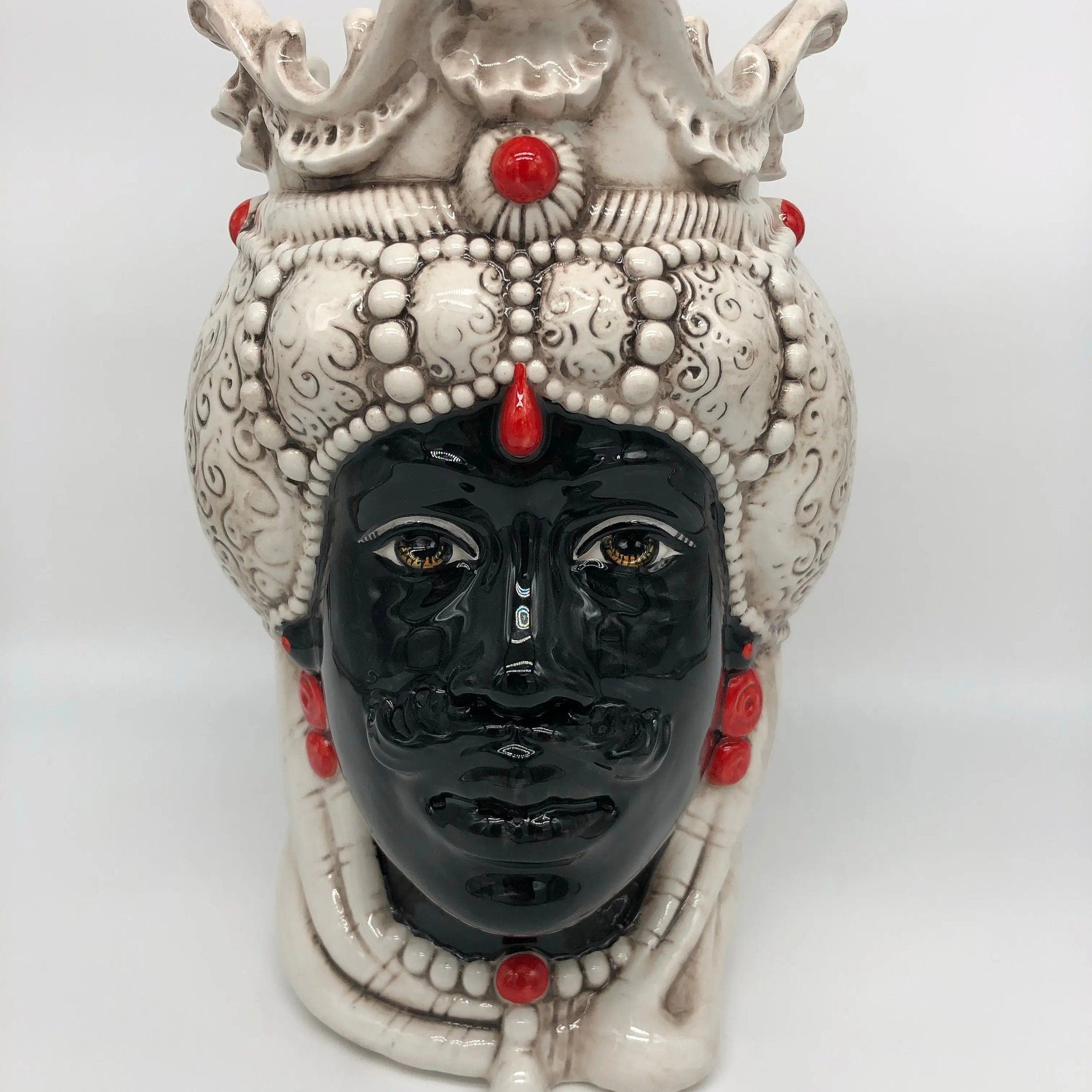 Teste di Moro Emiro Ceramica Caltagirone cm H.30 L.18 Artigianale Écru Sfere Rosso DD CERAMICHE SICILIANE