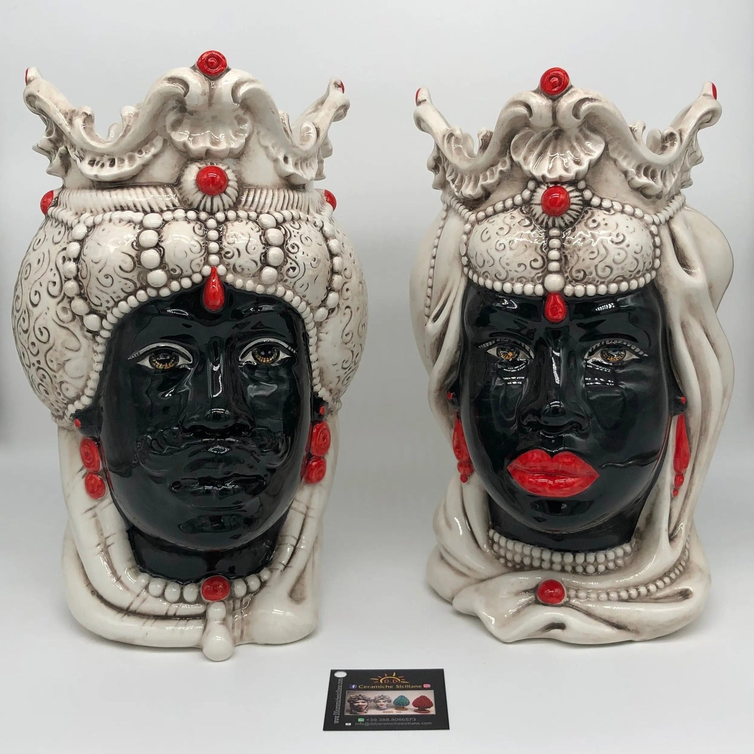 Teste di Moro Emiro Ceramica Caltagirone cm H.30 L.18 Artigianale Écru Sfere Rosso DD CERAMICHE SICILIANE