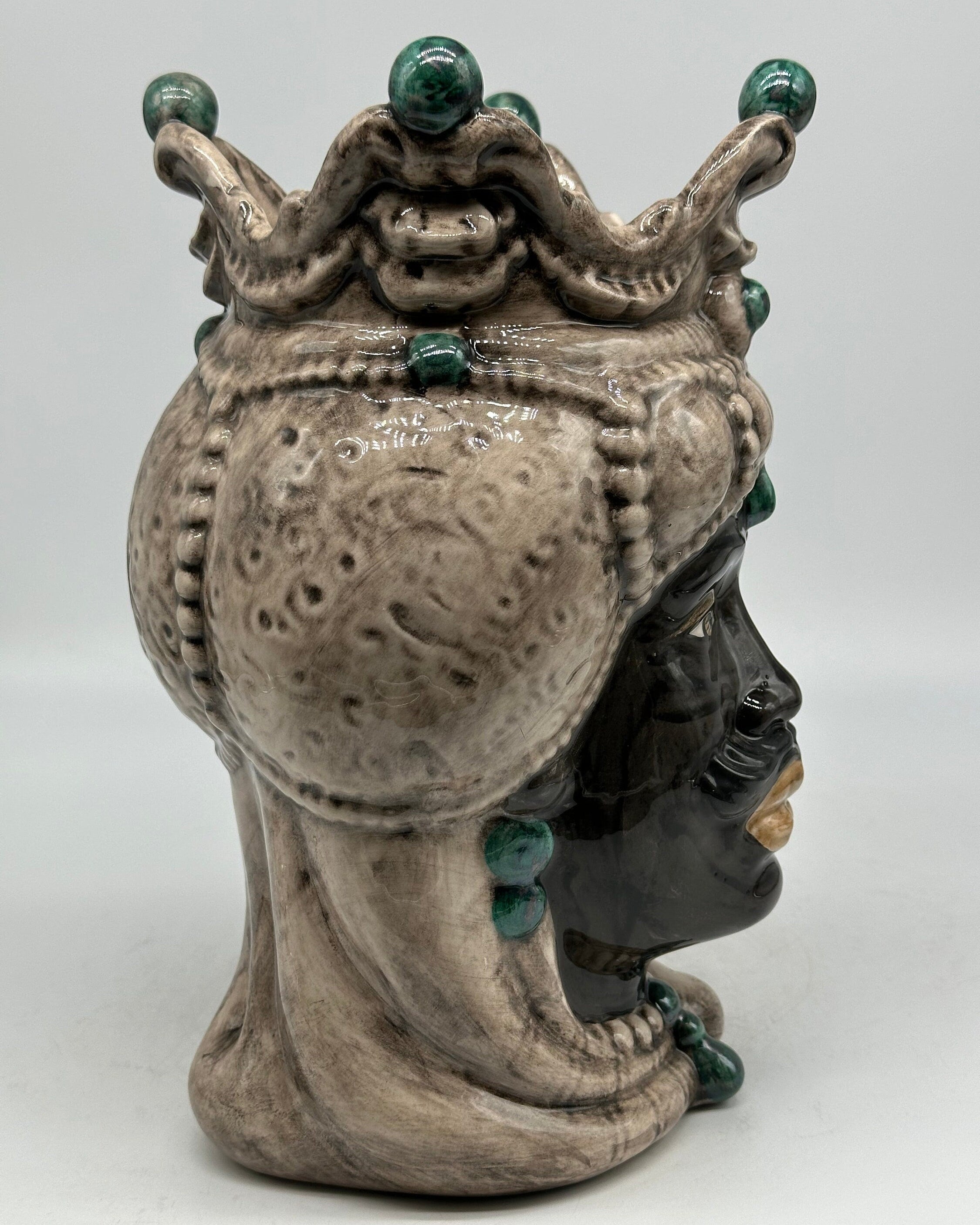 Teste di Moro Emiro Ceramica Caltagirone cm H.30 L.18 Artigianale Écru Sfere Verde