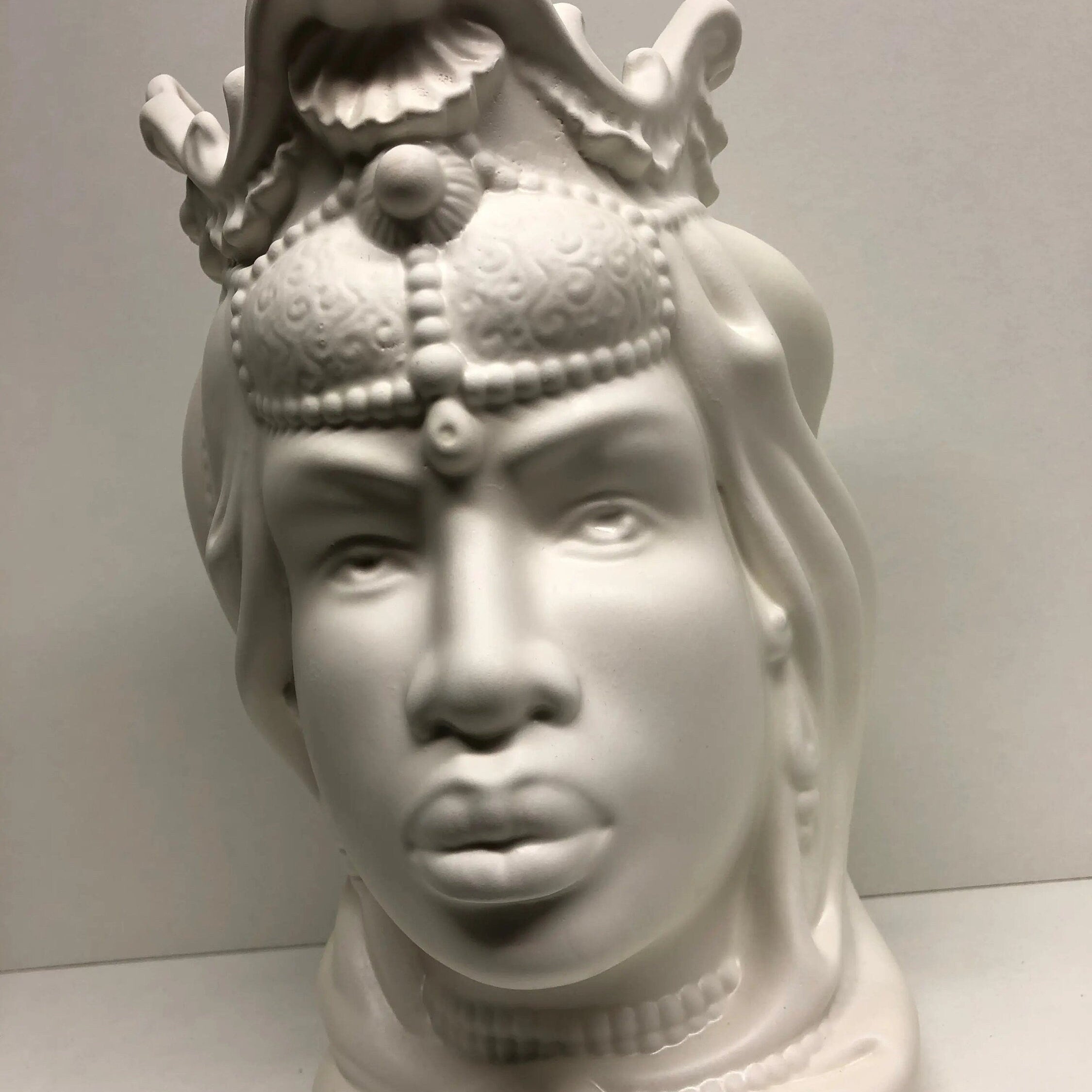 Teste di Moro Emiro Ceramica Caltagirone cm H.30 L.18 Artigianale Bianco Opaco DD CERAMICHE SICILIANE